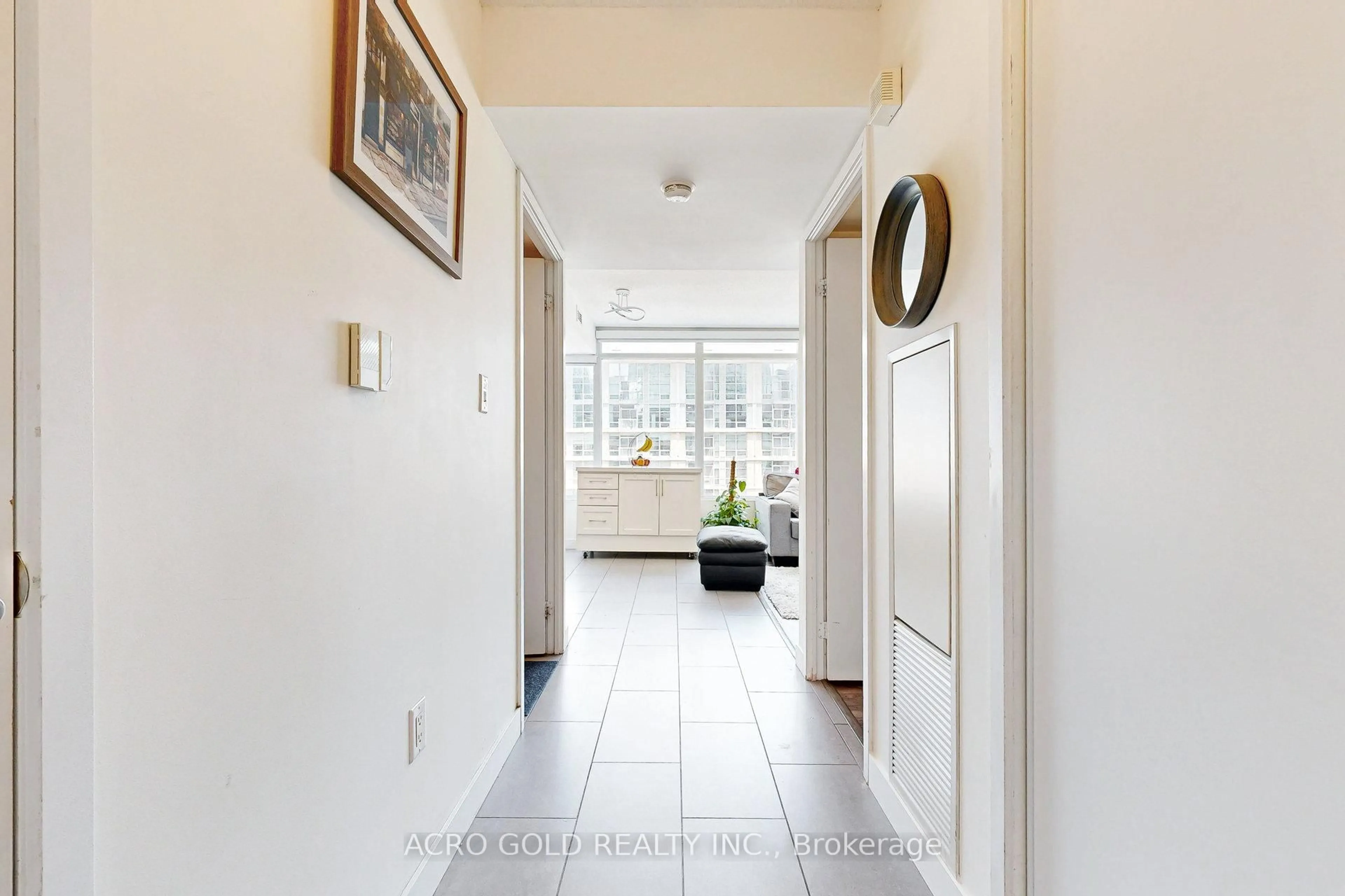 Indoor entryway for 15 Brunel Crt #711, Toronto Ontario M5V 3Y4