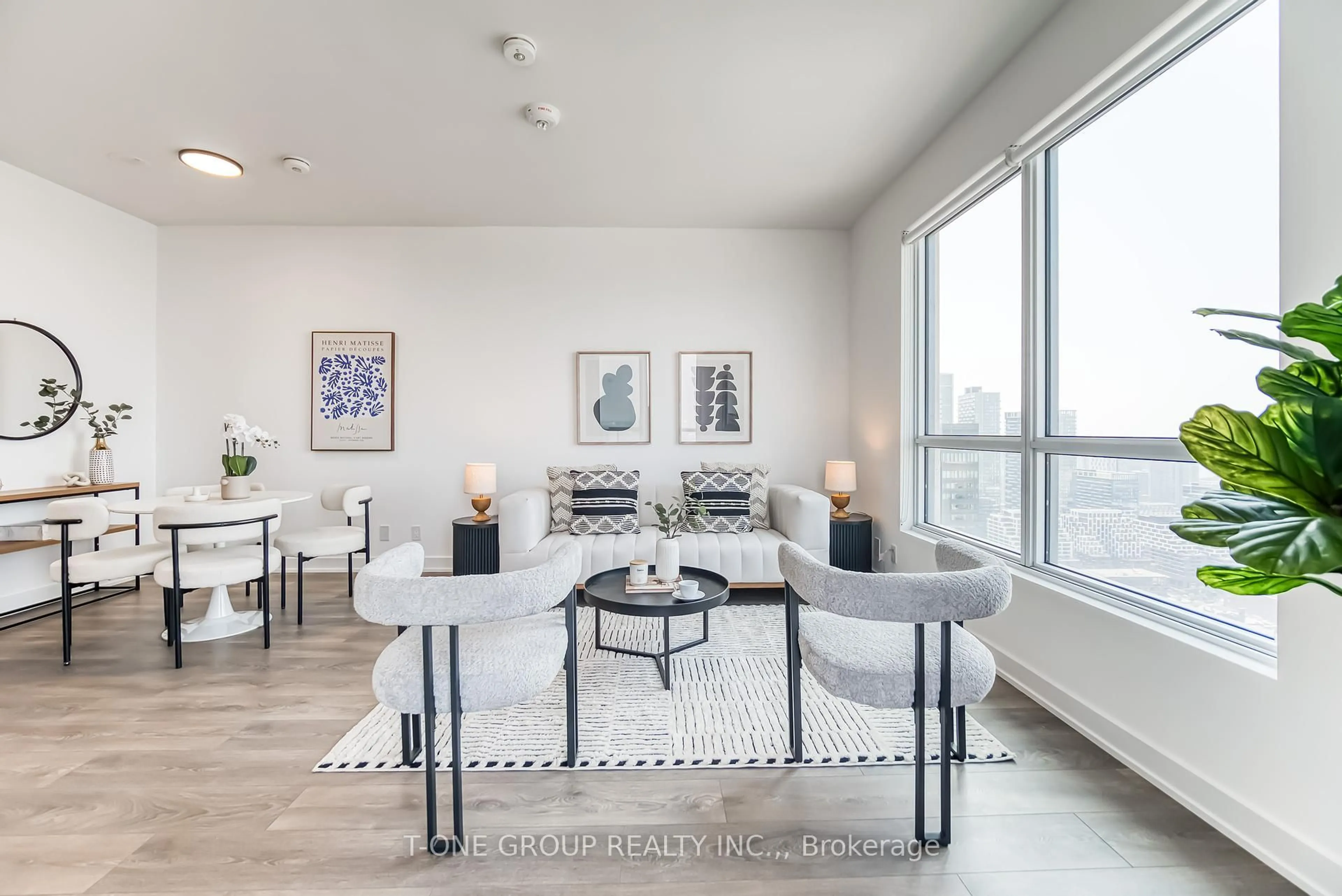 Living room with furniture, unknown for 108 Peter St #4311, Toronto Ontario M5V 0W2