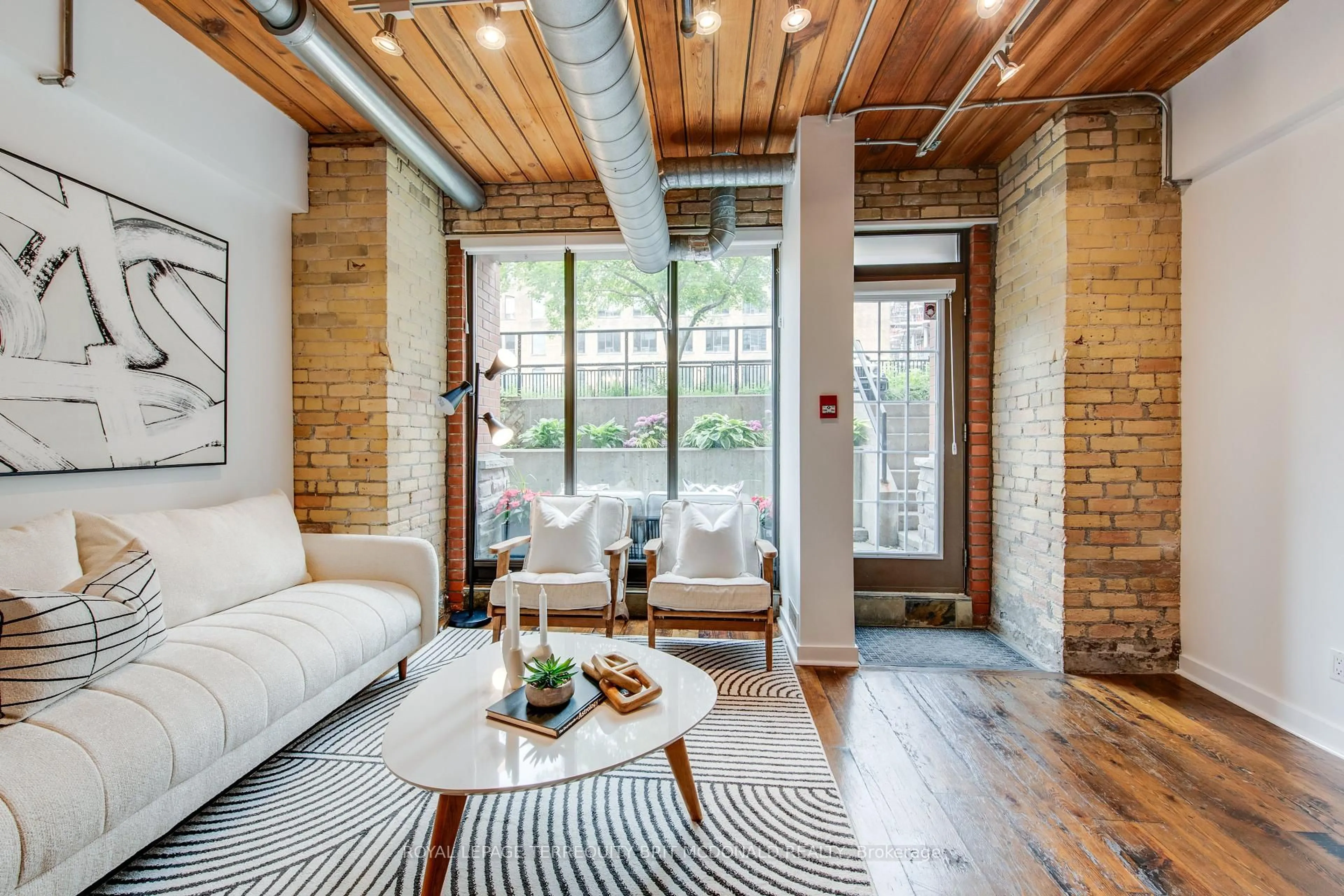 Living room with furniture, unknown for 436 Wellington St #108, Toronto Ontario M5V 1E3
