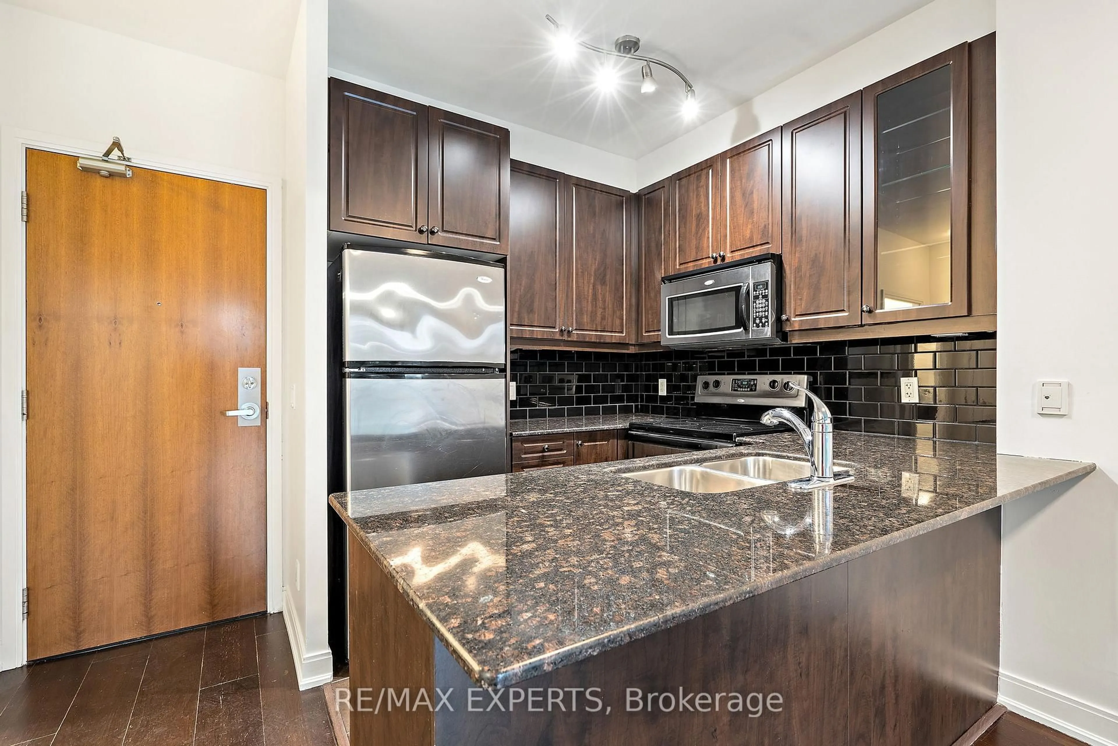 Open concept kitchen, unknown for 88 Broadway Ave #316, Toronto Ontario M4P 0A5