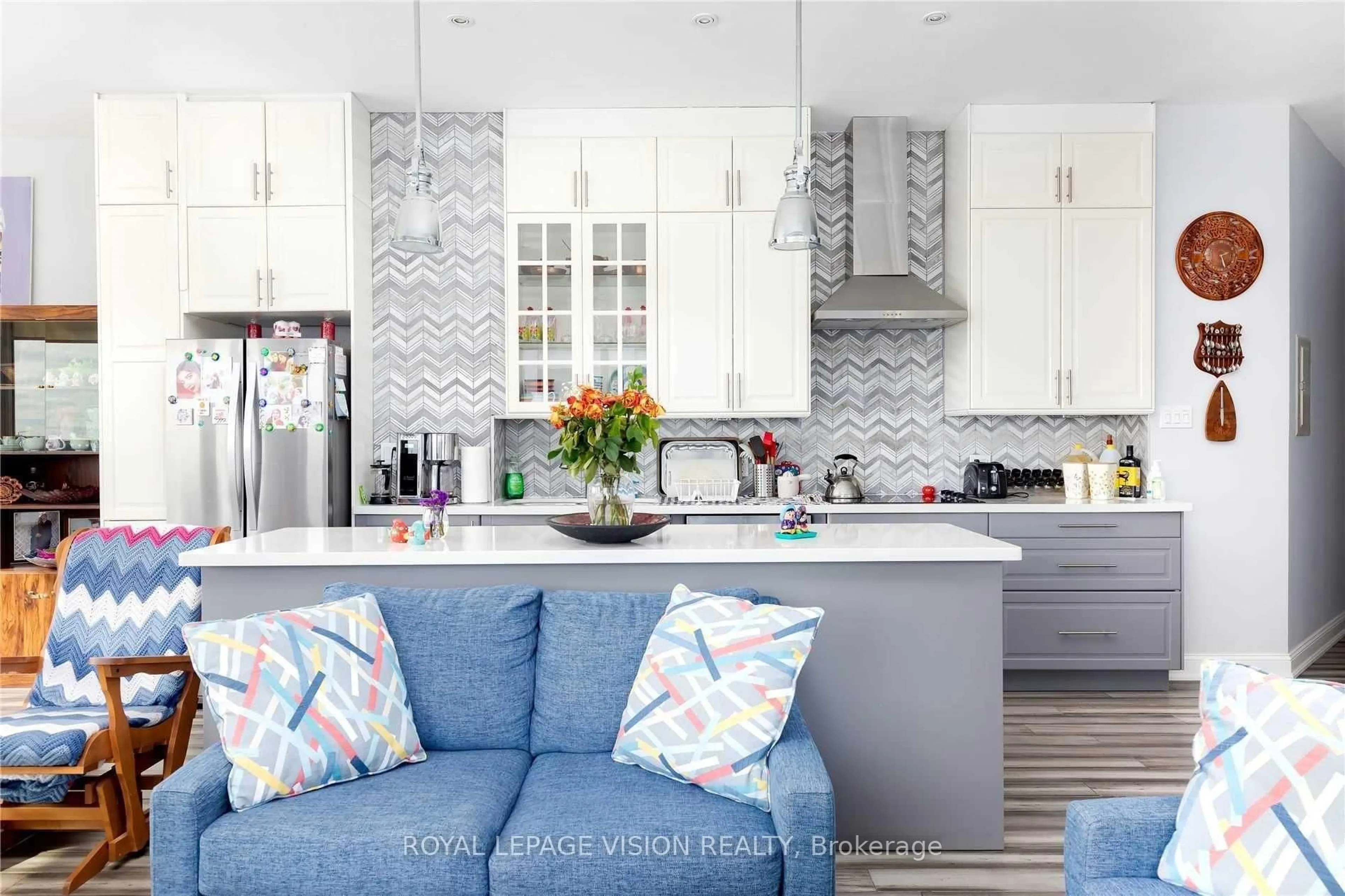 Open concept kitchen, ceramic/tile floor for 797 Don Mills Rd #1402, Toronto Ontario M3C 1V1