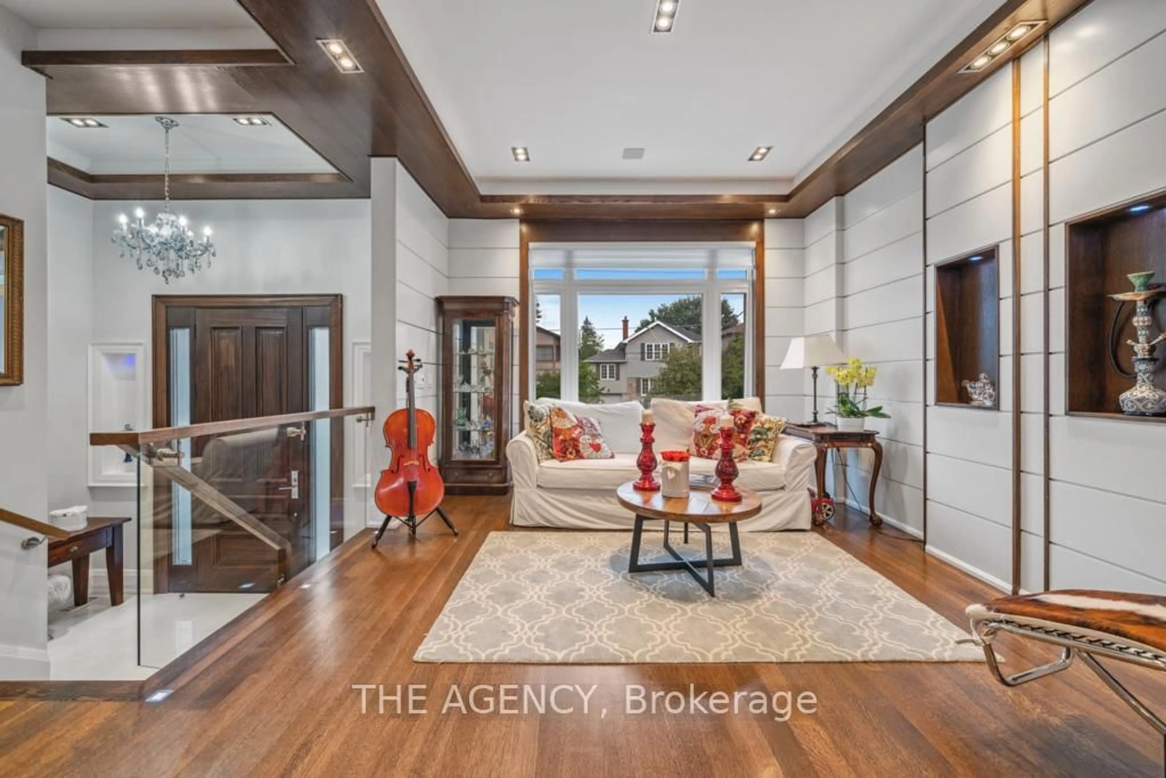 Indoor entryway for 52 Carmichael Ave, Toronto Ontario M5M 2W7