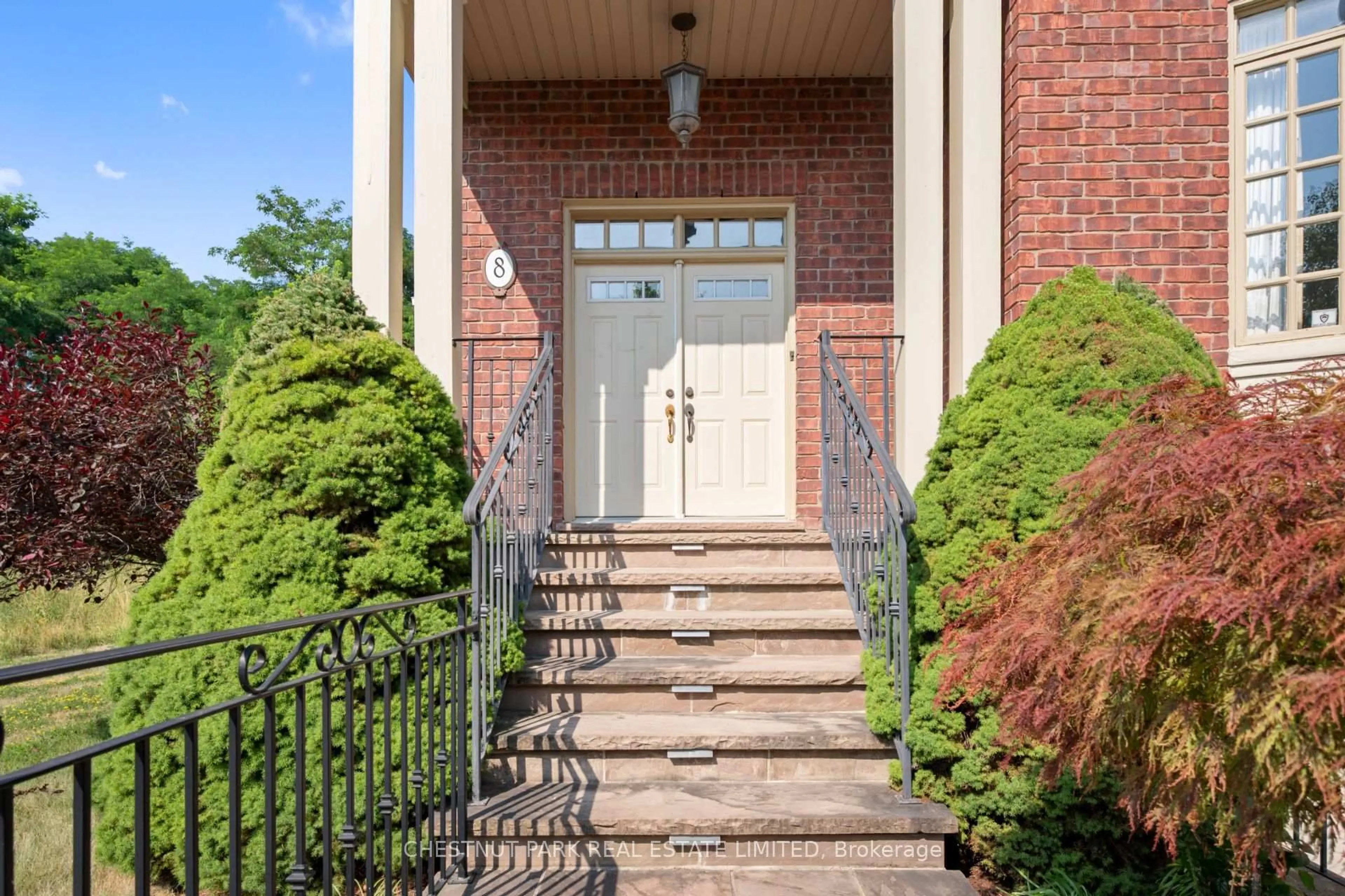 Unknown for 8 True Davidson Dr, Toronto Ontario M4W 3X5
