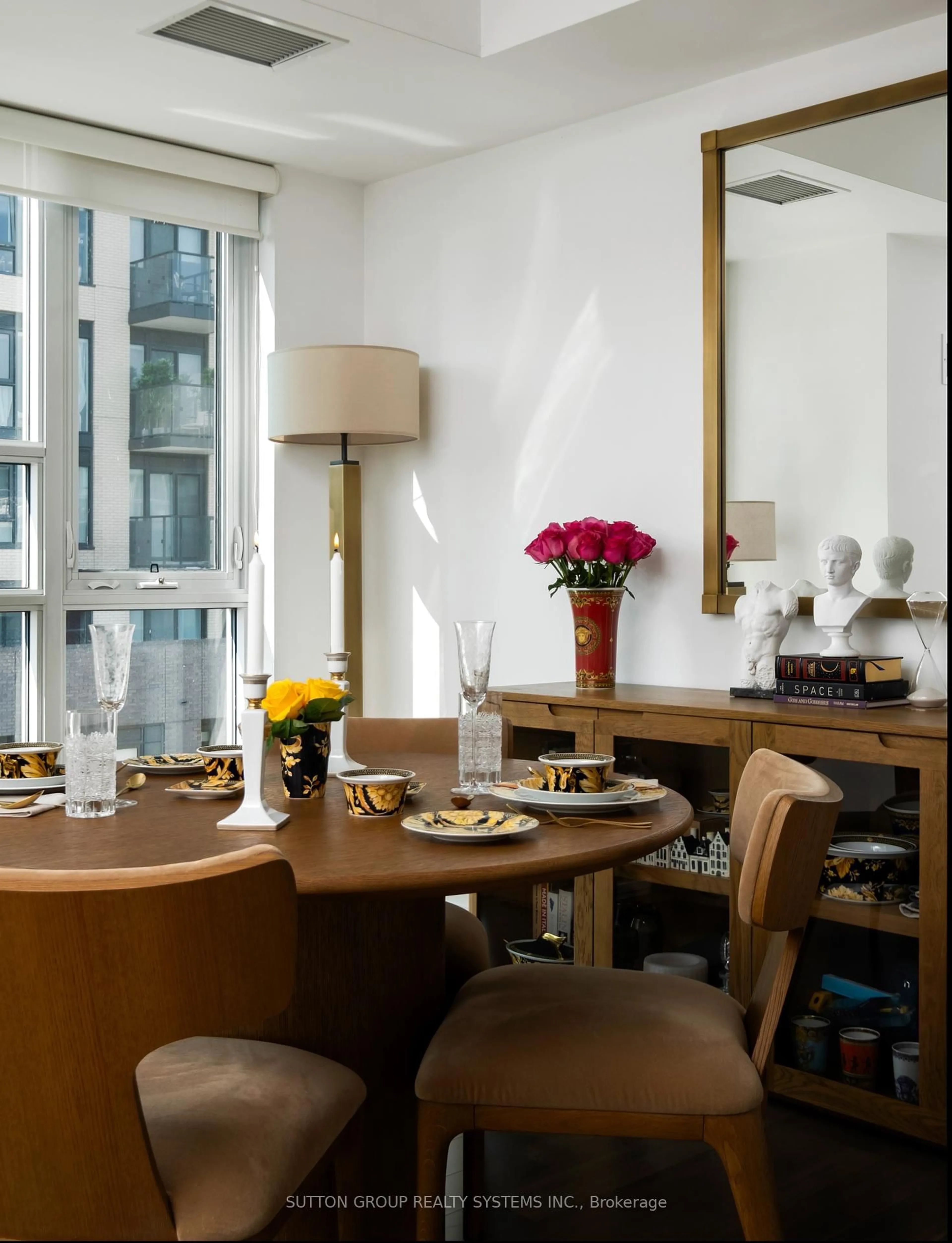 Dining room, wood/laminate floor for 156 Portland St #612, Toronto Ontario M5V 0G1