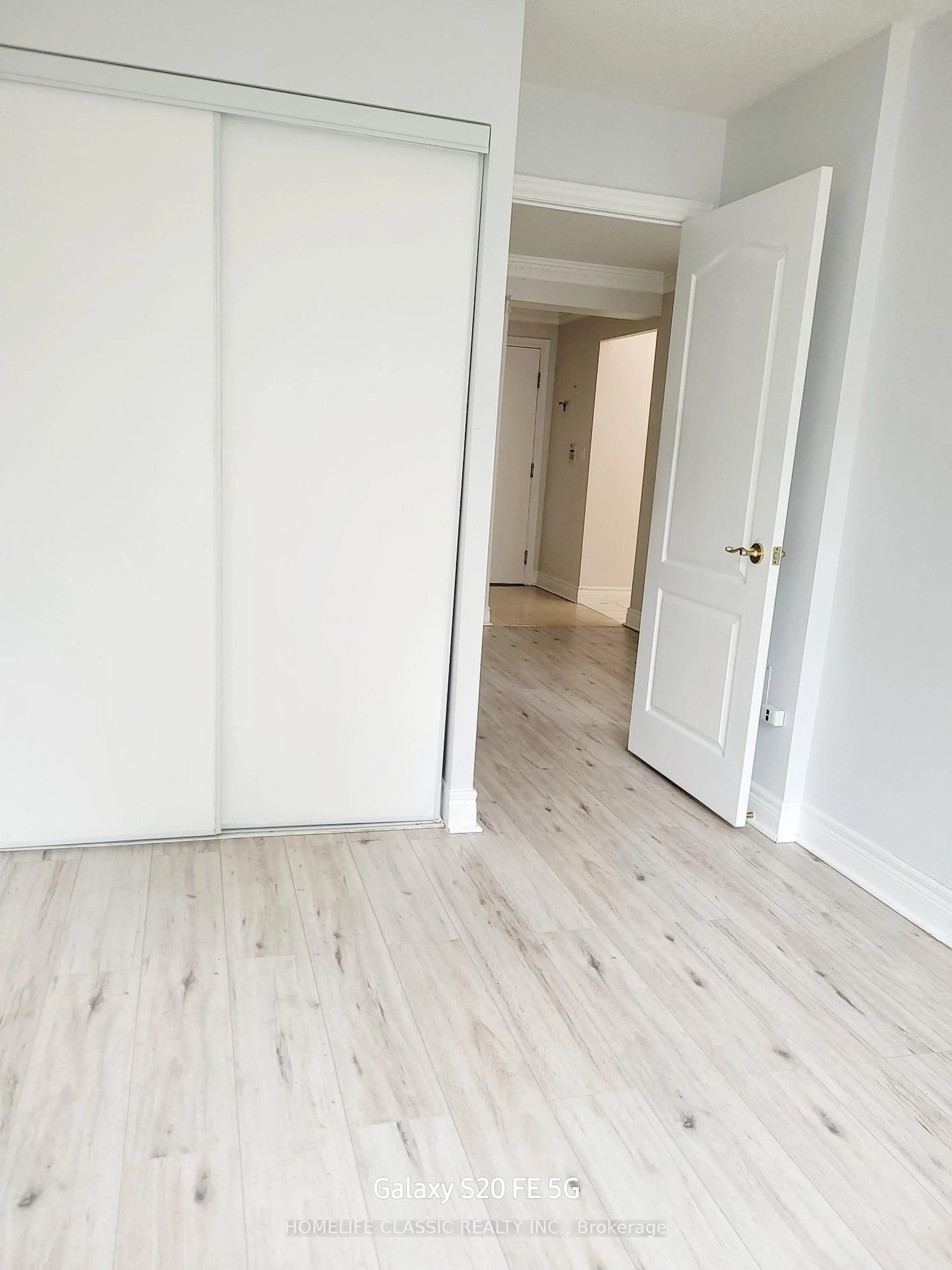 A pic of a room for 5418 Yonge St #616, Toronto Ontario M2N 6X4