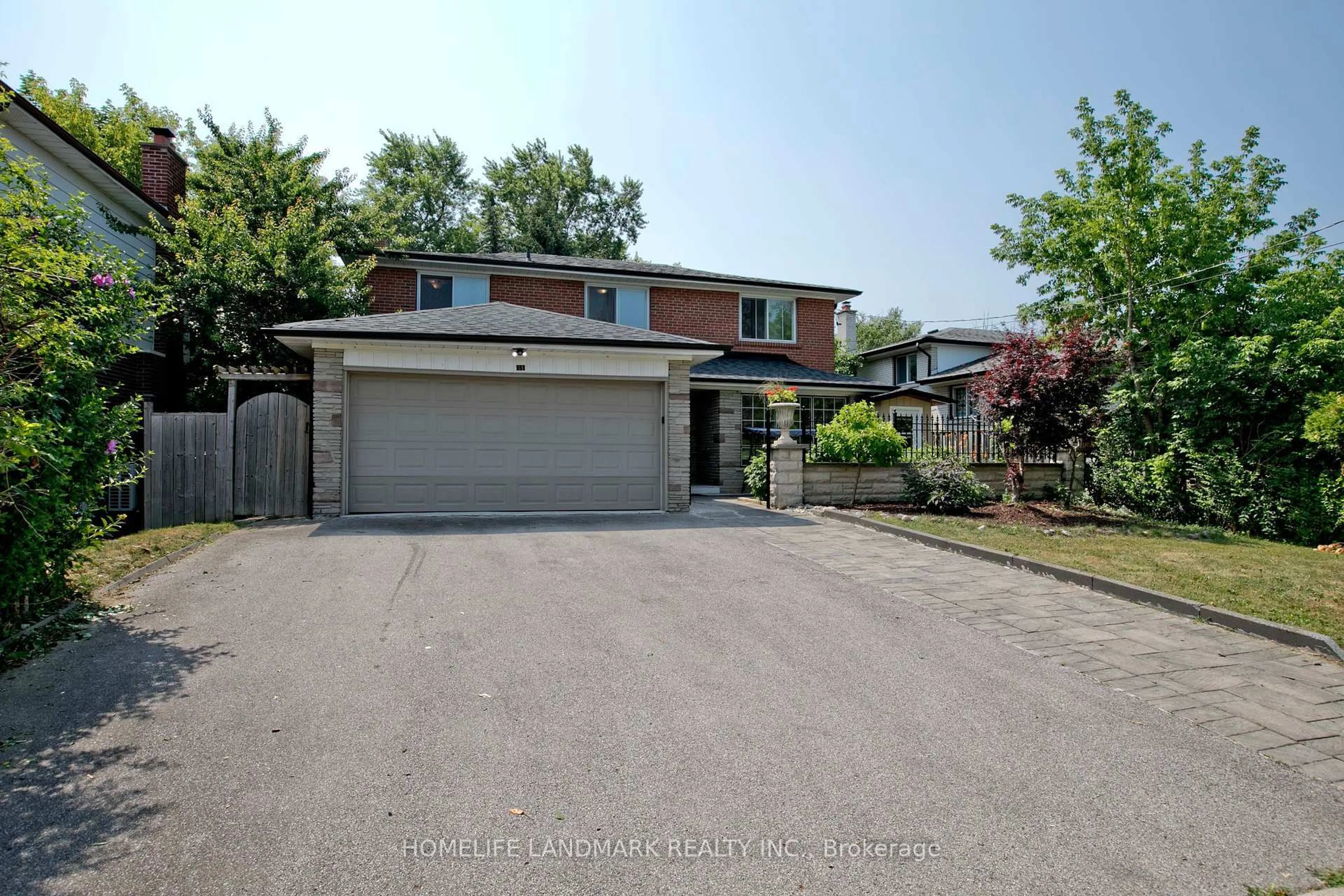 A pic from outside/outdoor area/front of a property/back of a property/a pic from drone, street for 157 Pleasant View Dr, Toronto Ontario M2J 3R3