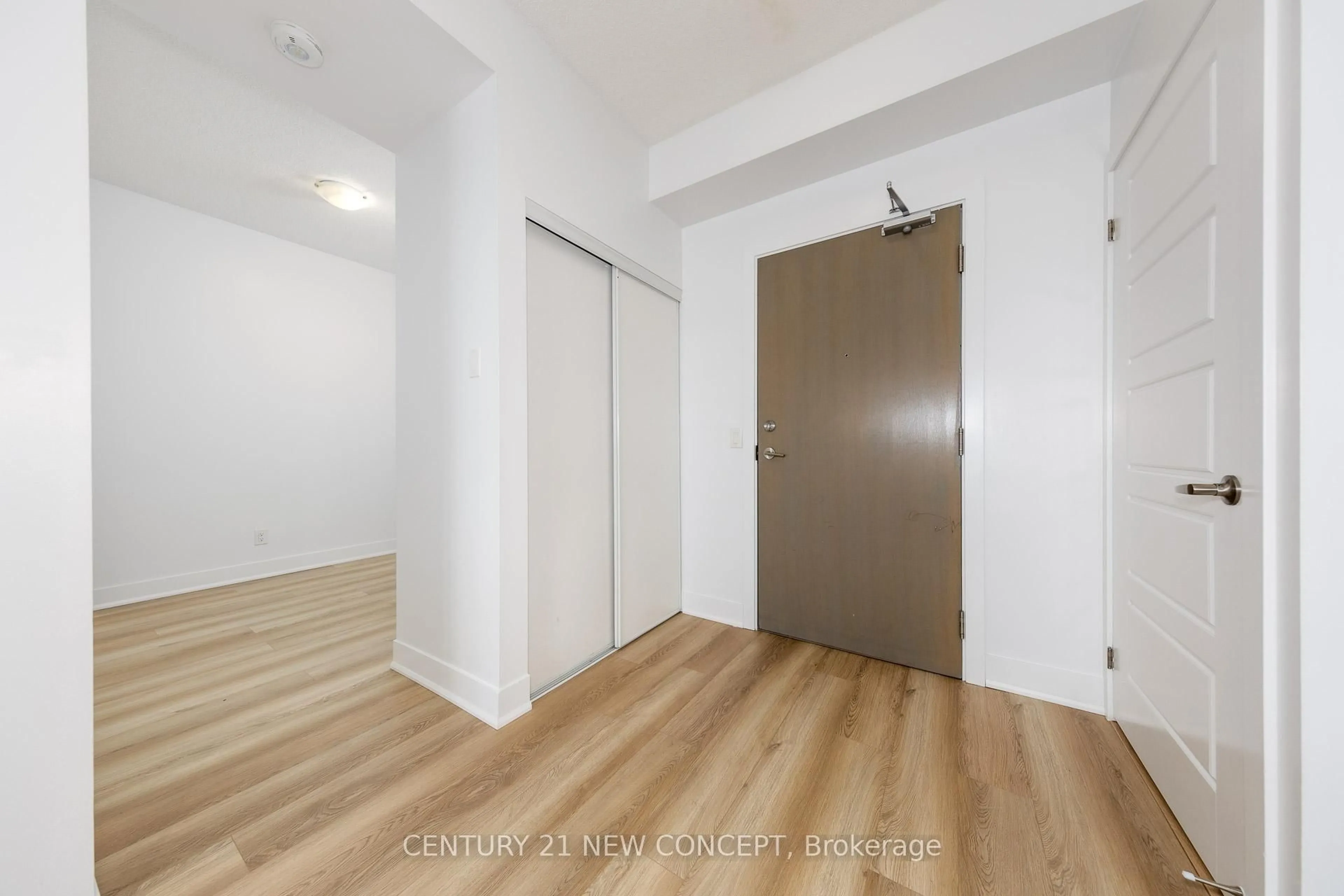 Unknown for 7 Kenaston Gdns #323, Toronto Ontario M2K 0E9