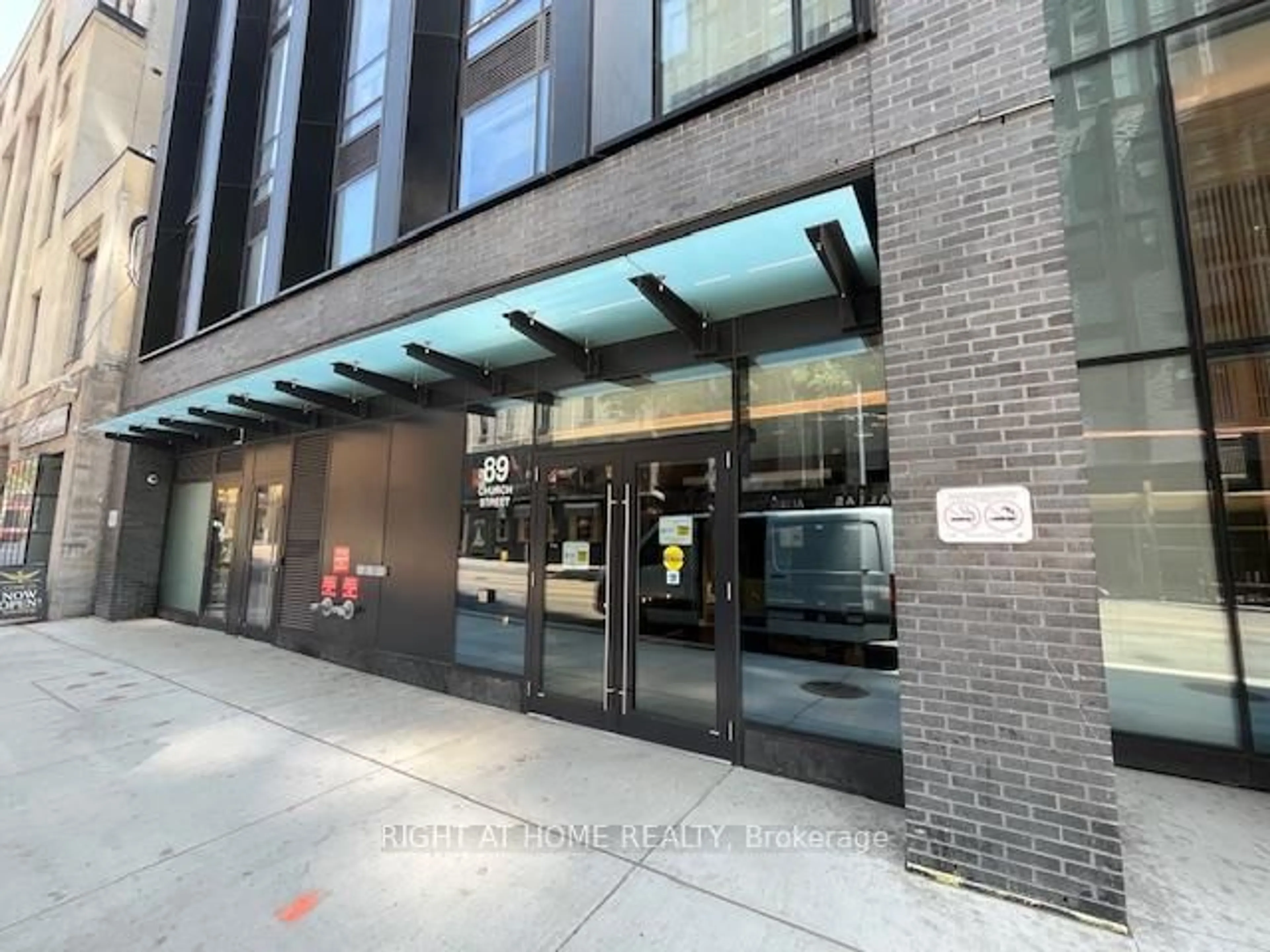 Indoor foyer for 89 CHURCH St #4801, Toronto Ontario M5C 0B7
