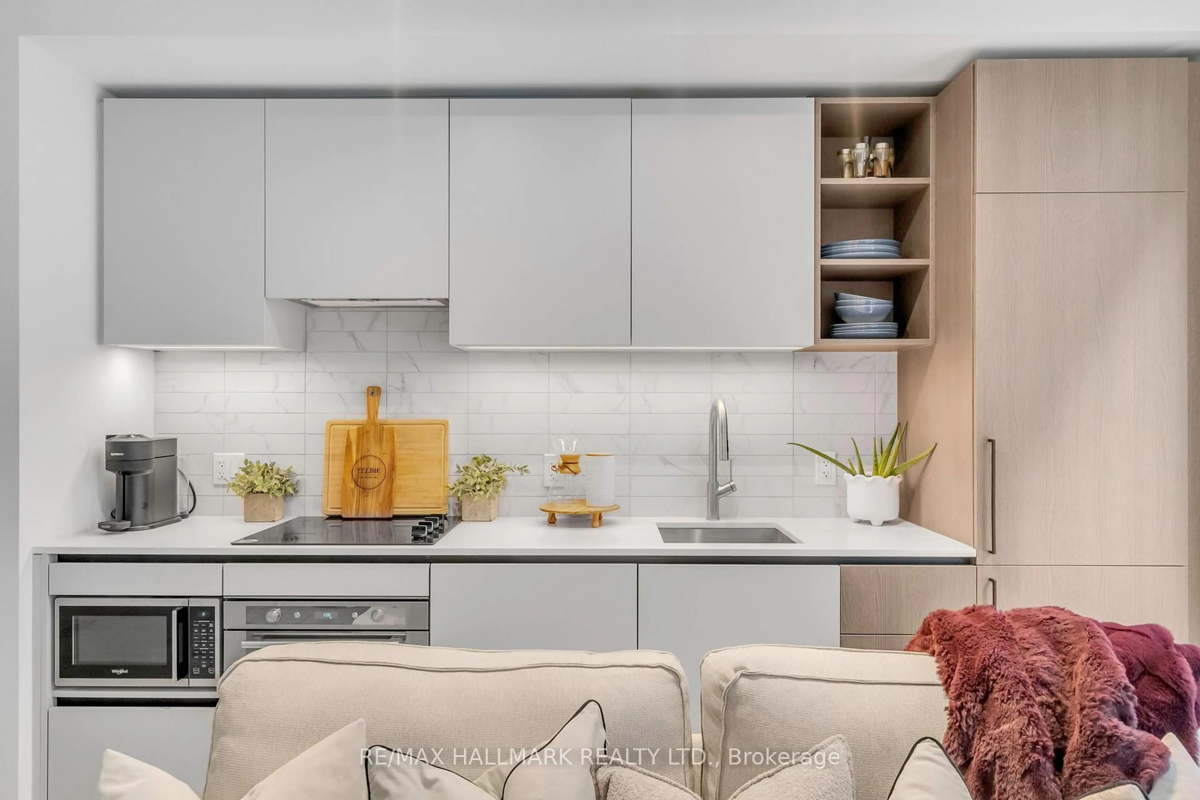 Contemporary kitchen, ceramic/tile floor for 55 MERCER St #619, Toronto Ontario M5V 0W4