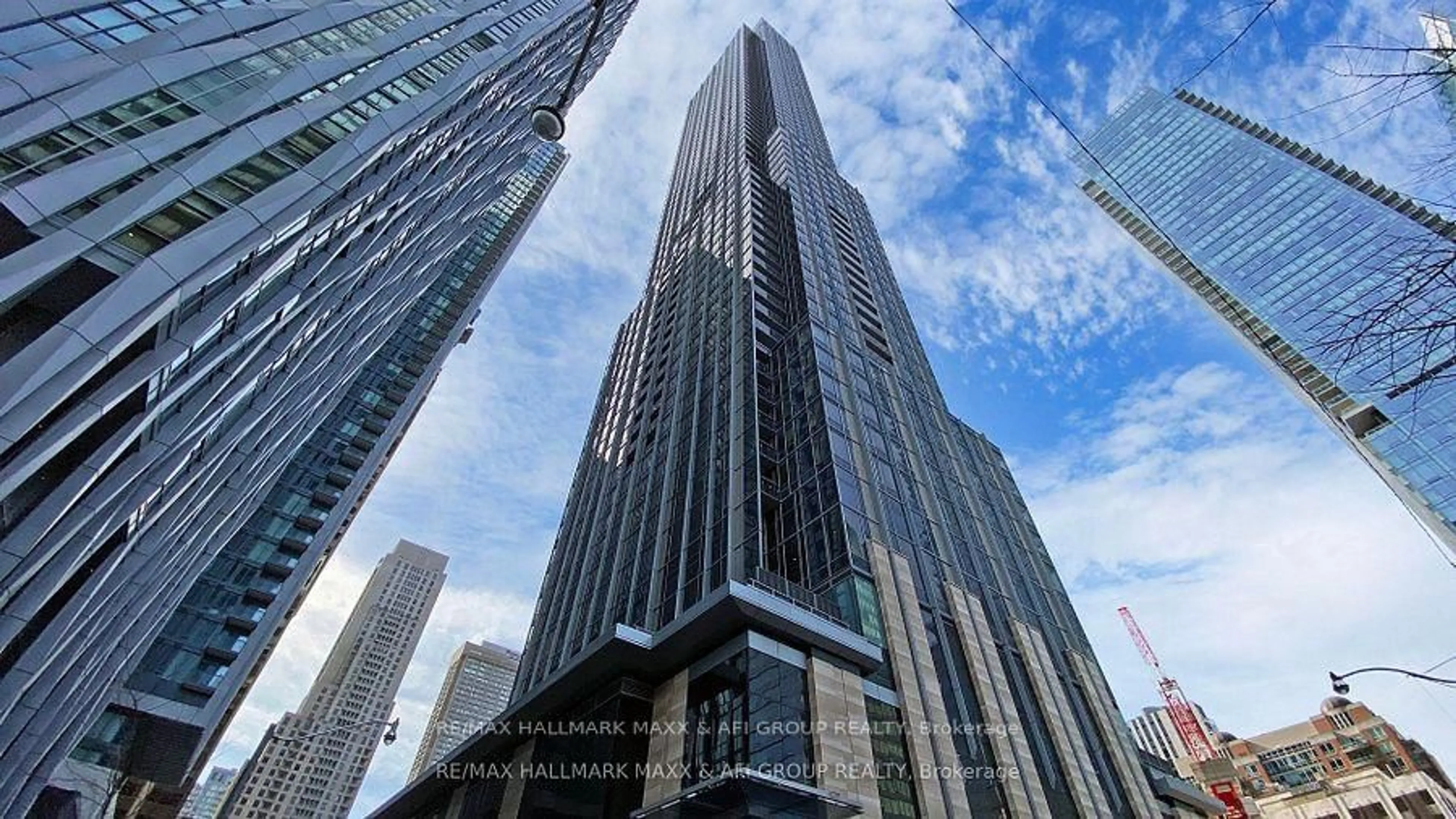A pic from outside/outdoor area/front of a property/back of a property/a pic from drone, building for 11 Yorkville Ave #2510, Toronto Ontario M4W 0B7