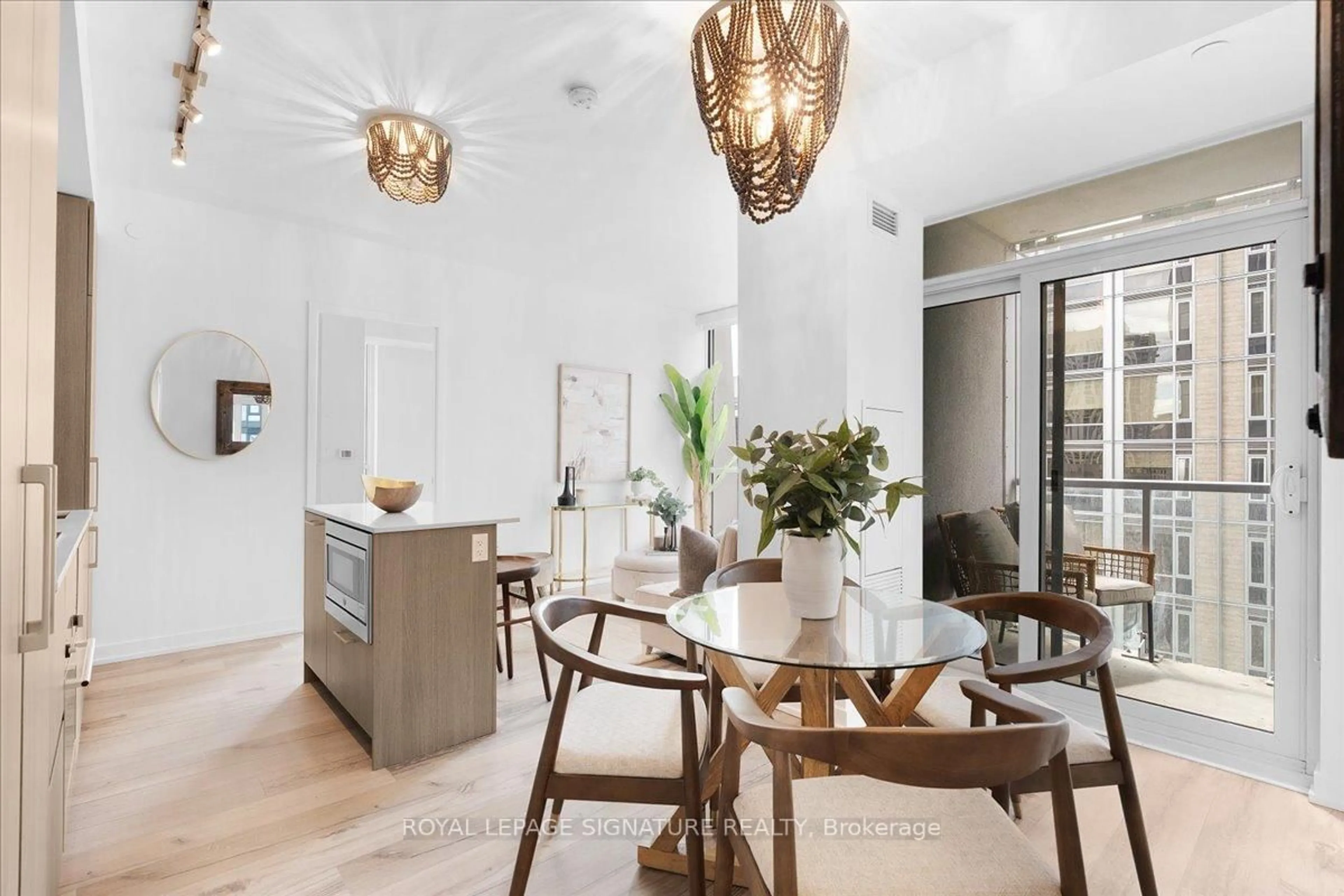 Unknown for 1 Yorkville Ave #1402, Toronto Ontario M4W 0B1