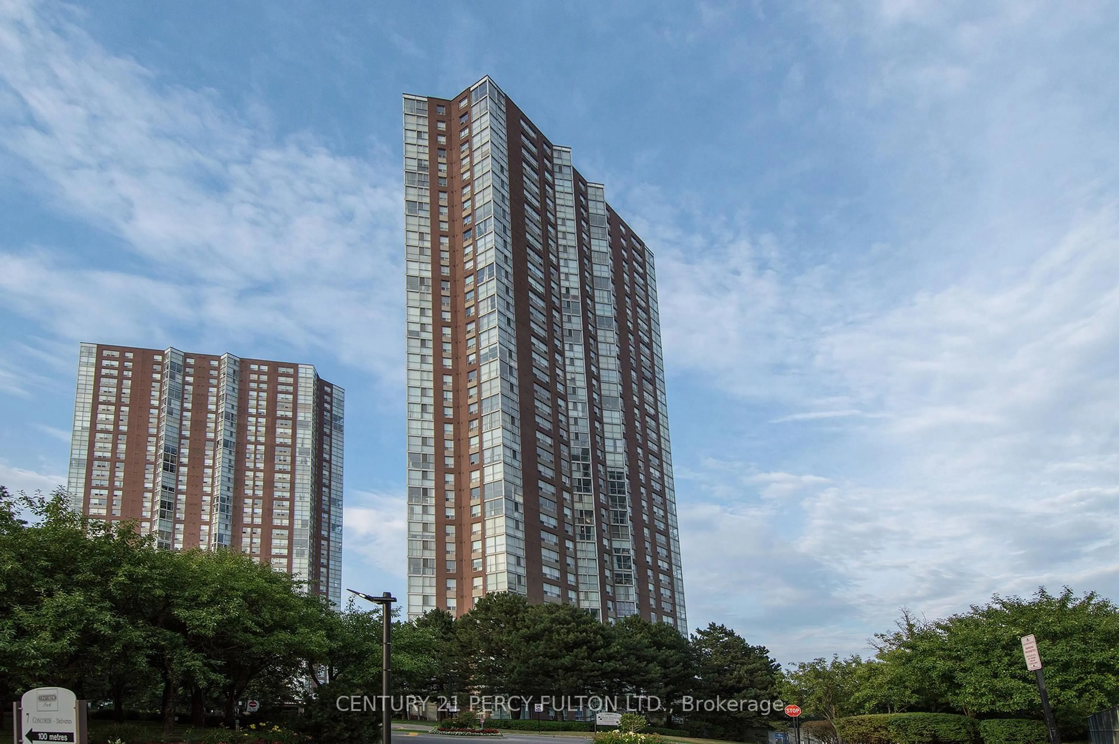 A pic from outside/outdoor area/front of a property/back of a property/a pic from drone, building for 5 Concorde Pl #2105, Toronto Ontario M3C 3M8