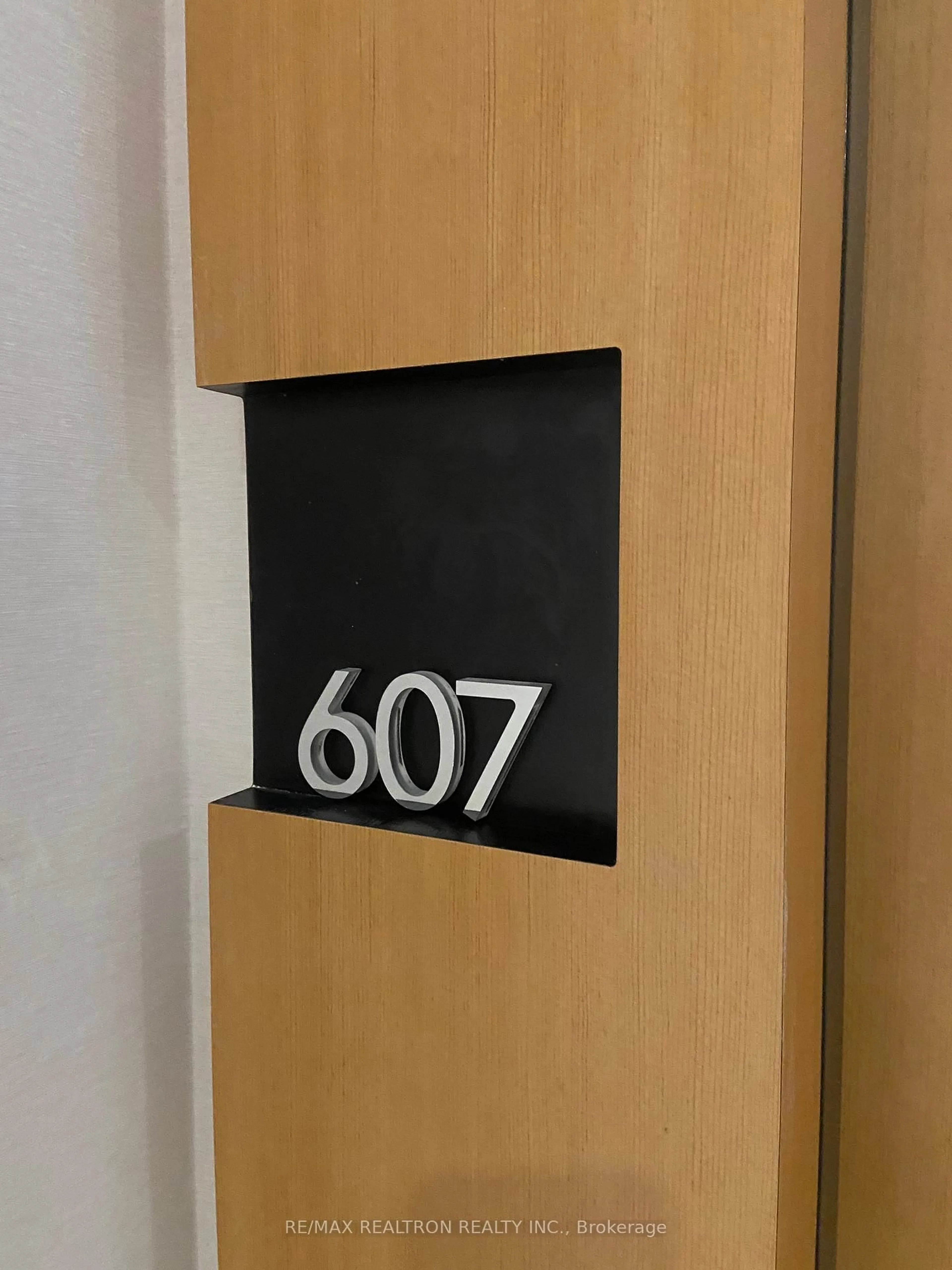 Unknown for 11 Wellesley St #607, Toronto Ontario M4Y 1E7