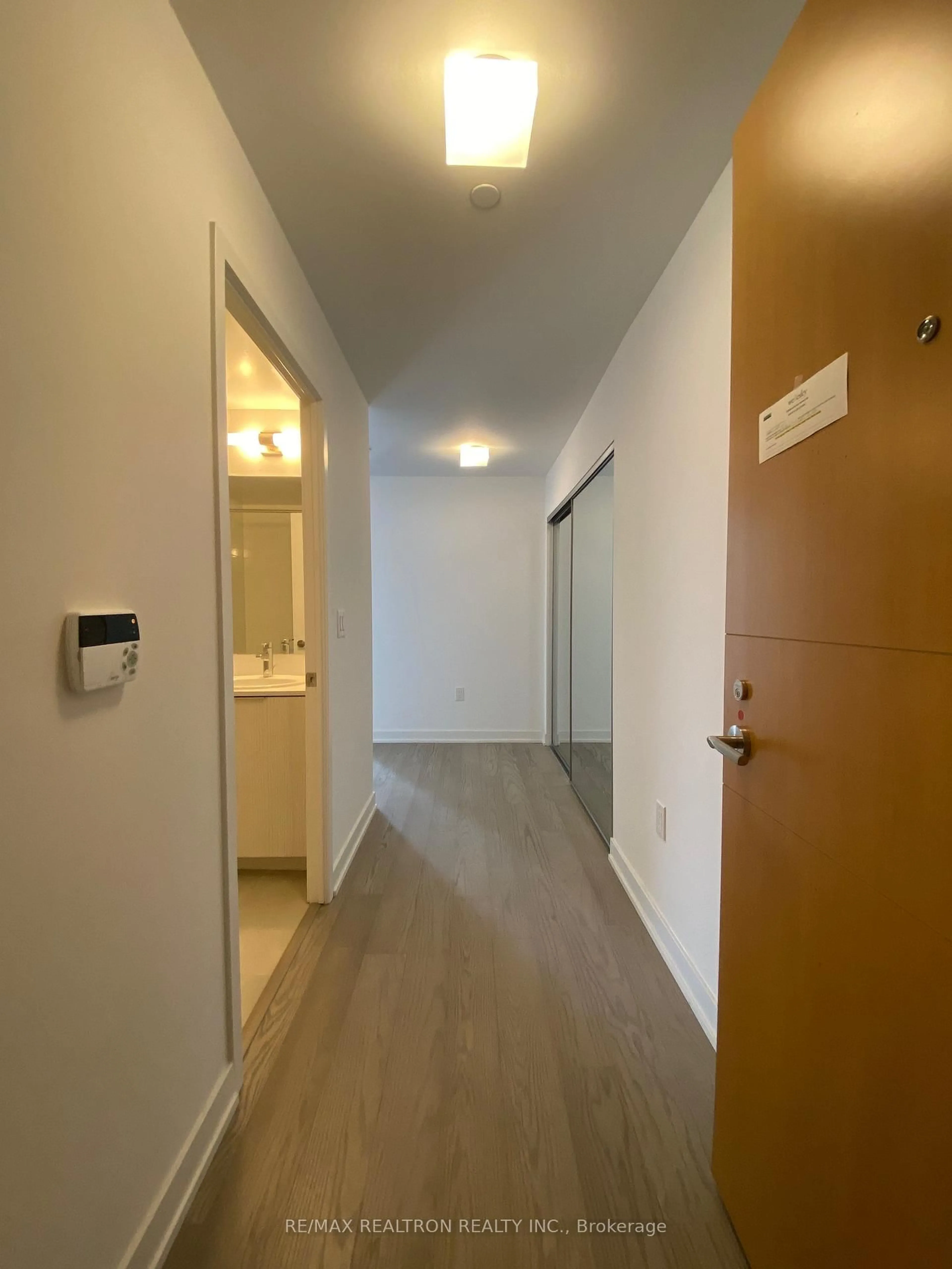 Unknown for 11 Wellesley St #607, Toronto Ontario M4Y 1E7