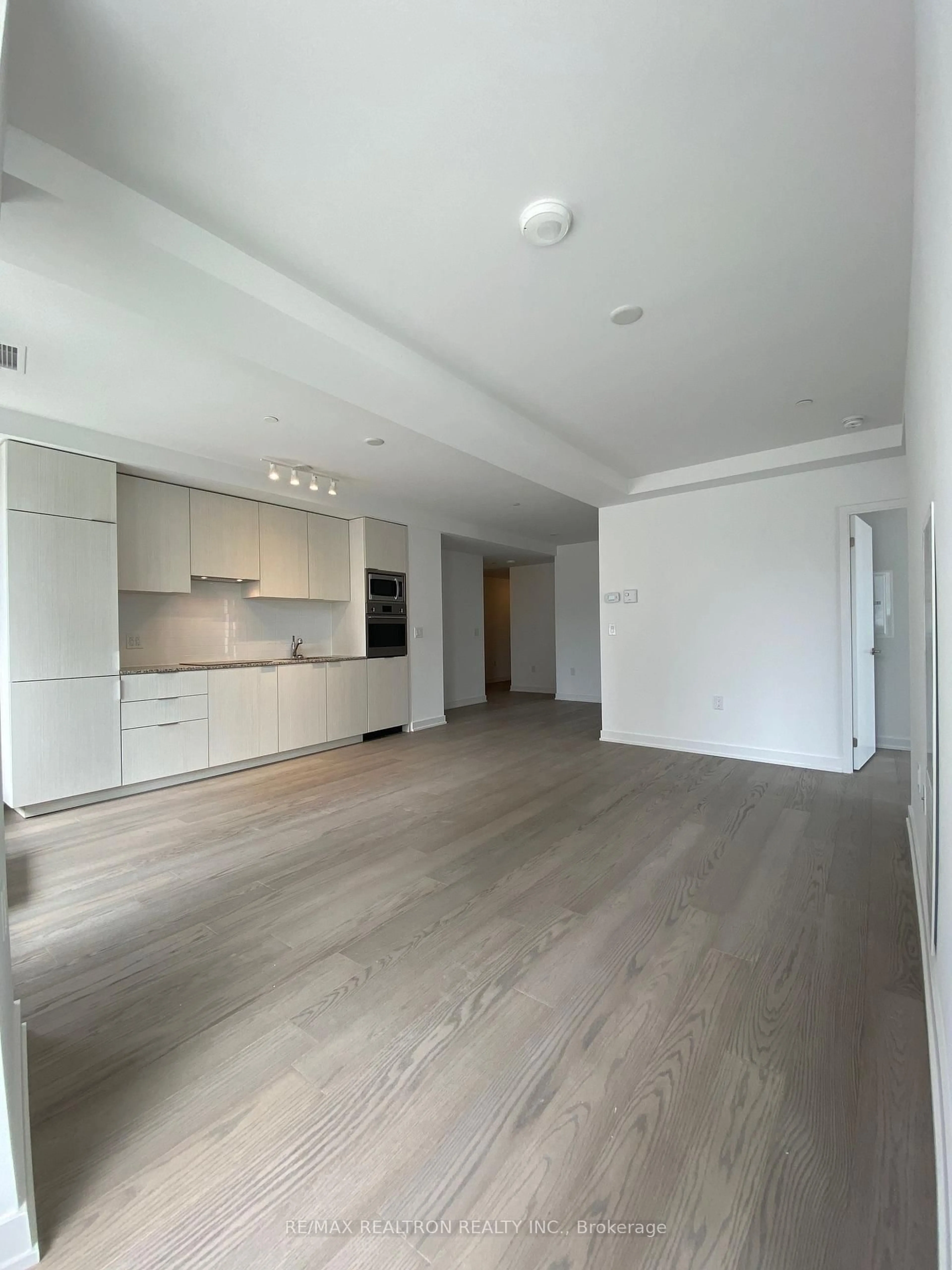 A pic of a room for 11 Wellesley St #607, Toronto Ontario M4Y 1E7