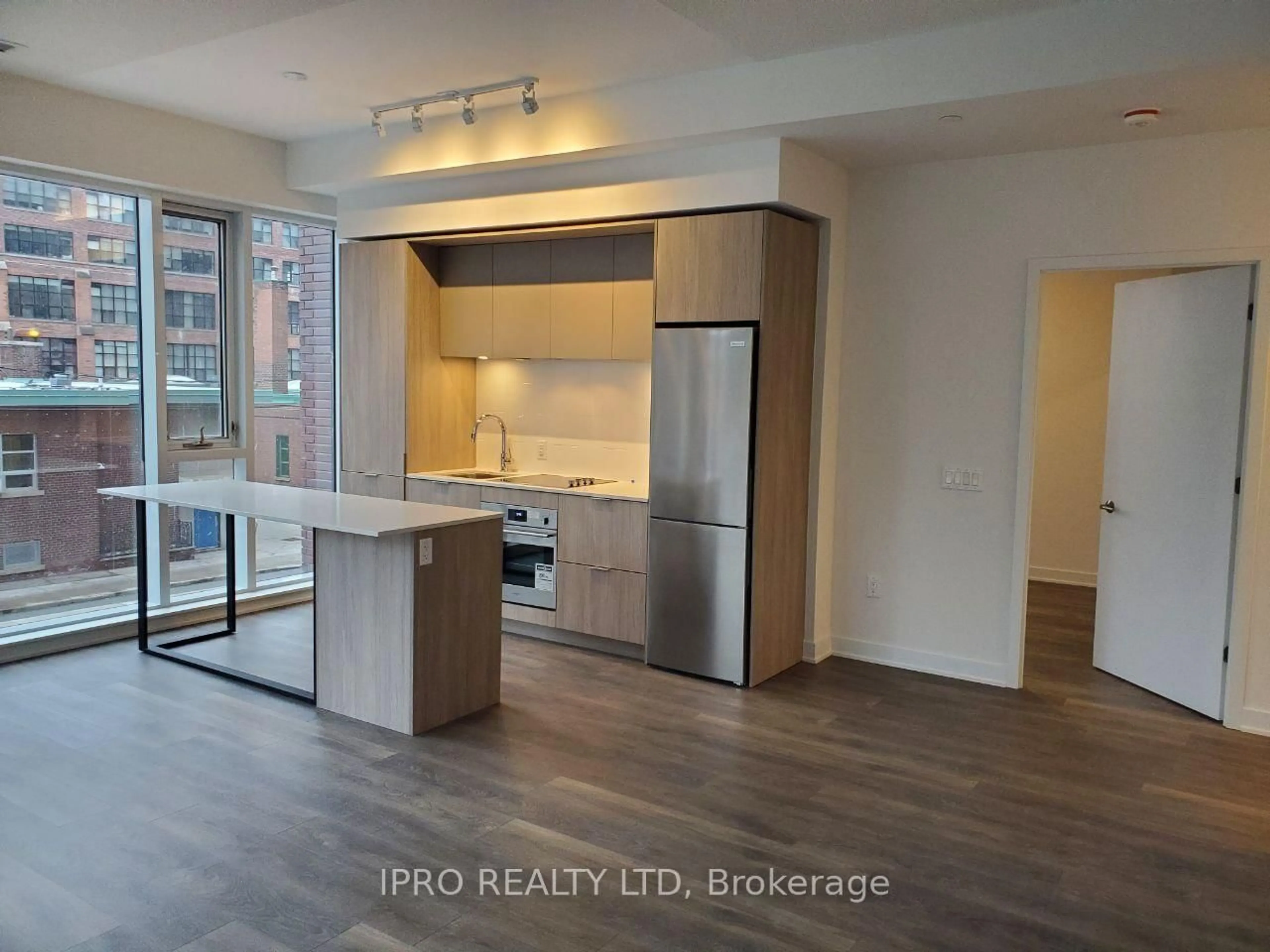 Unknown for 130 River St #203, Toronto Ontario M5A 3P7