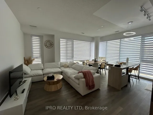130 River St #203, Toronto 5