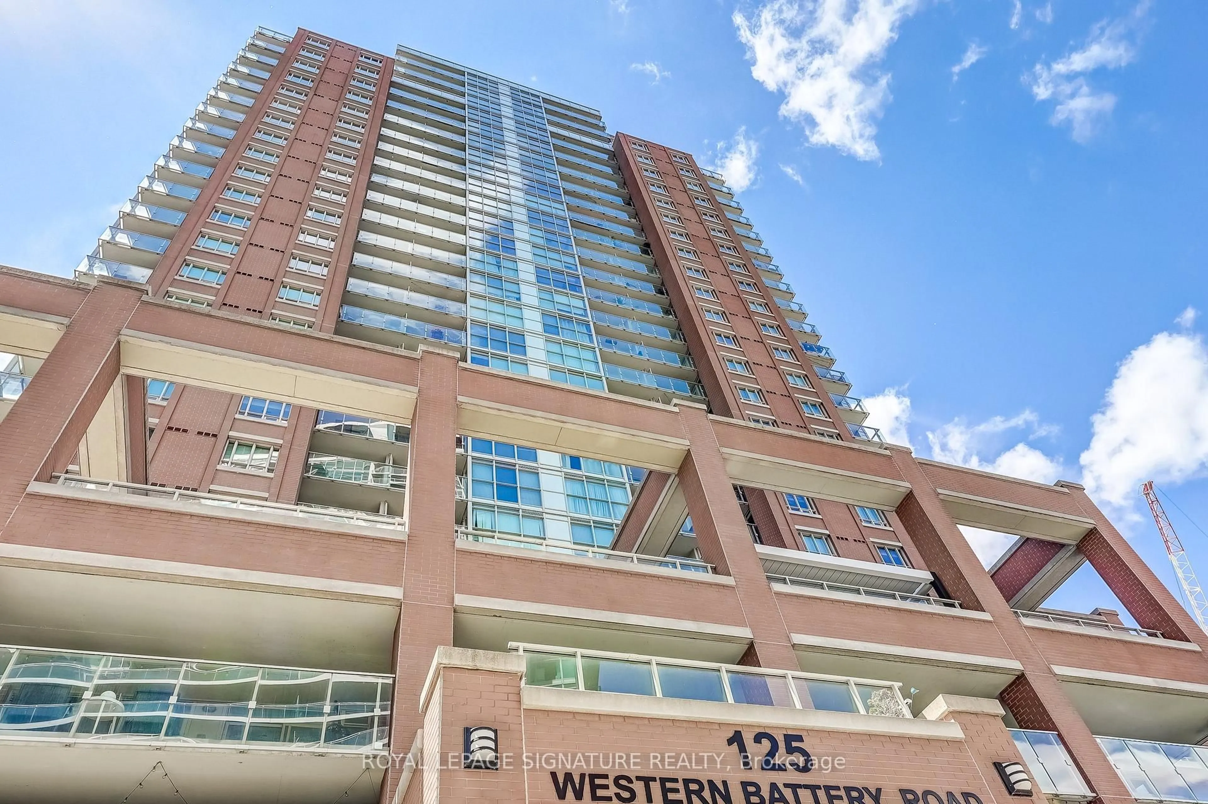 Unknown for 125 Western Battery Rd #210, Toronto Ontario M6K 3R8