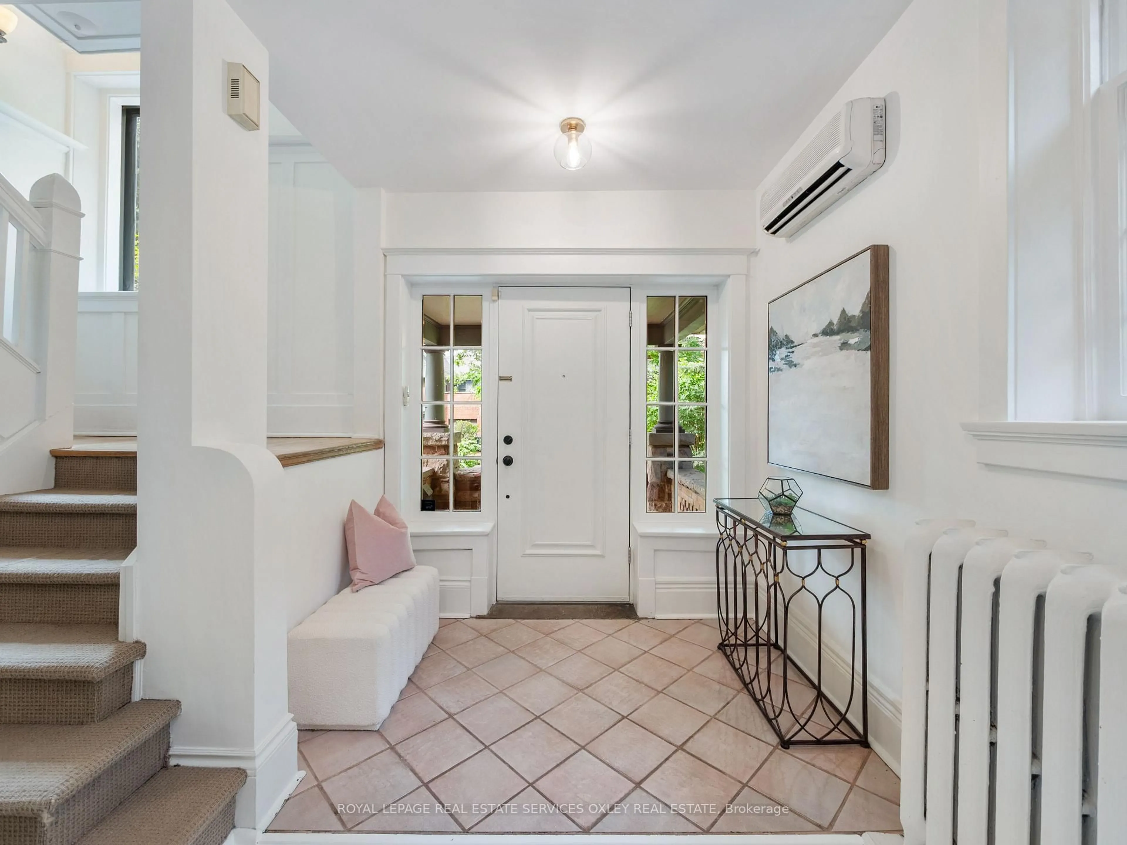 Indoor entryway for 9 Castle Frank Cres, Toronto Ontario M4W 3A2