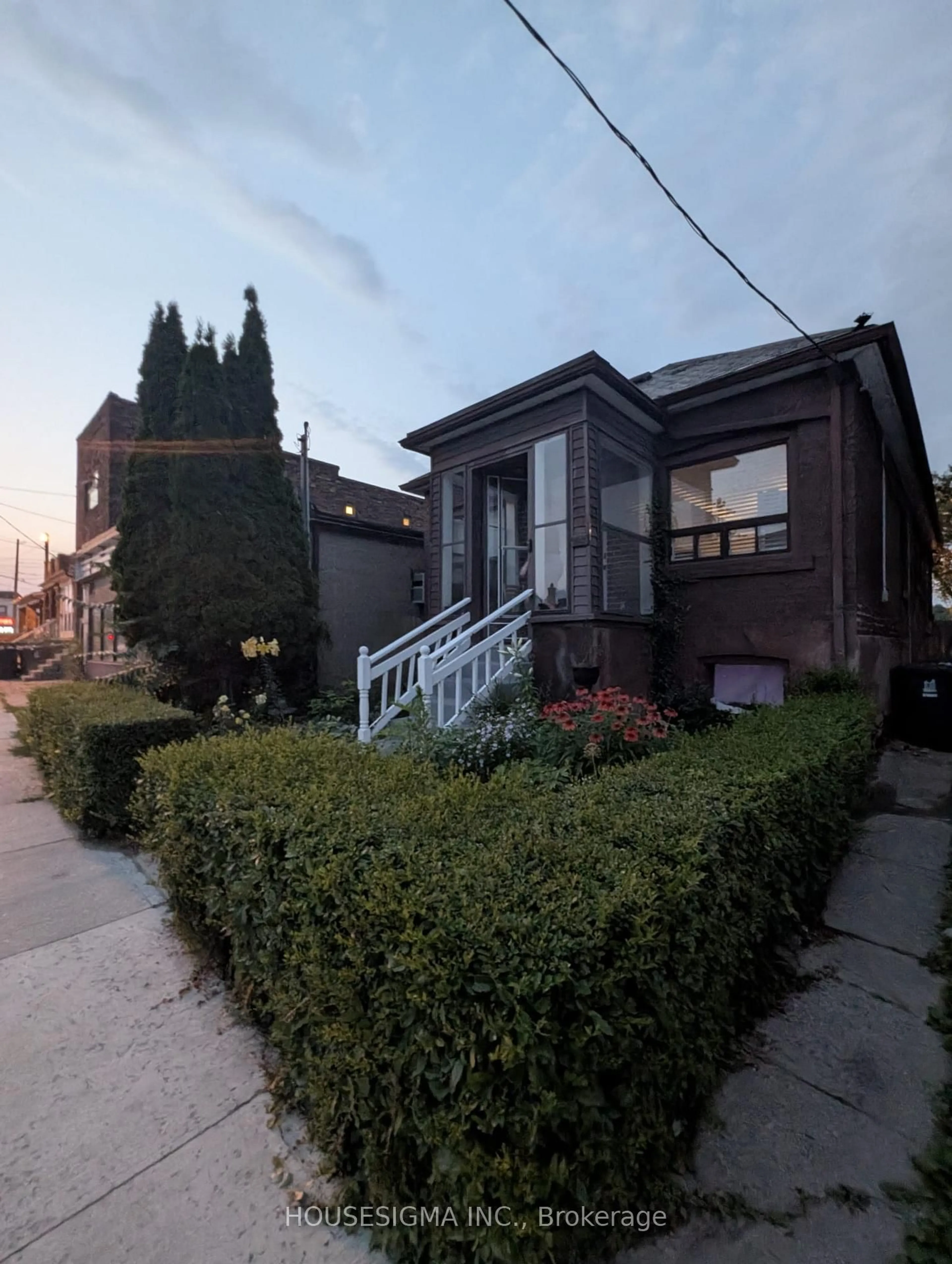 Unknown for 541 Vaughan Rd, Toronto Ontario M6C 2R2