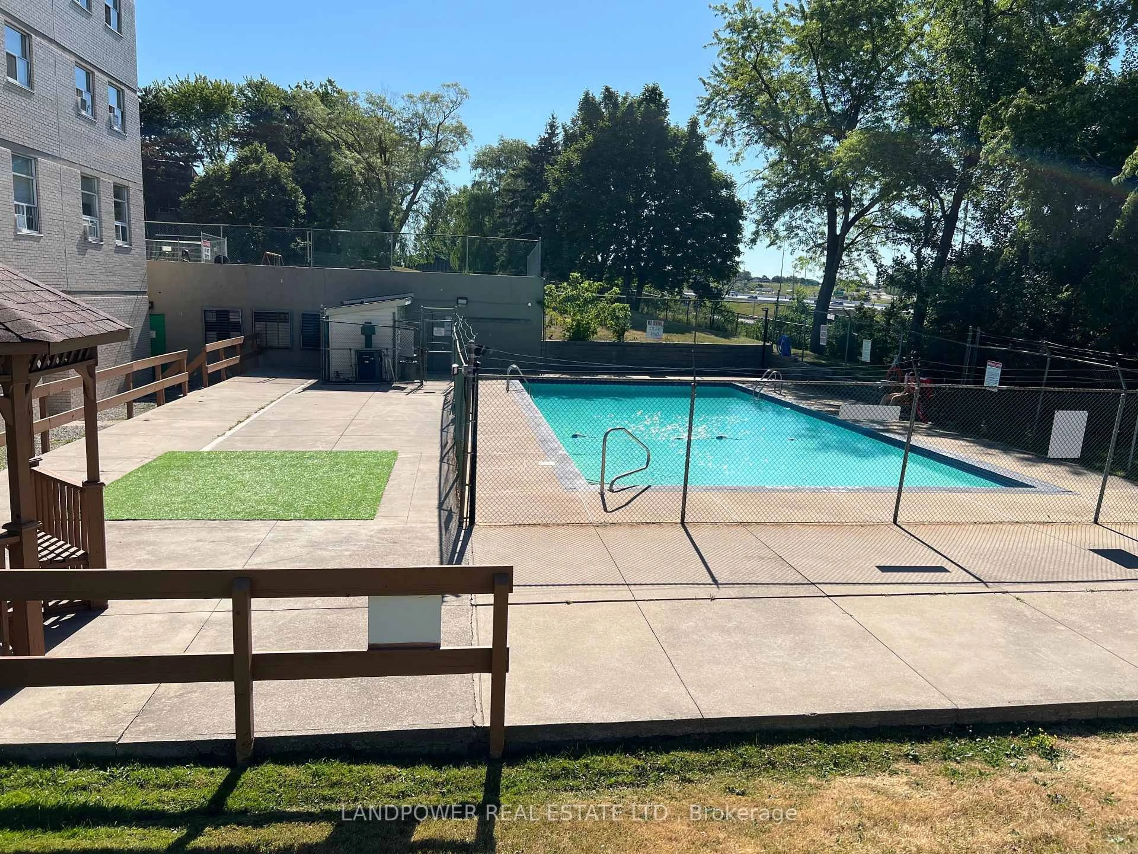 Pool for 5 Parkway Forest Dr #511, Toronto Ontario M2J 1L2