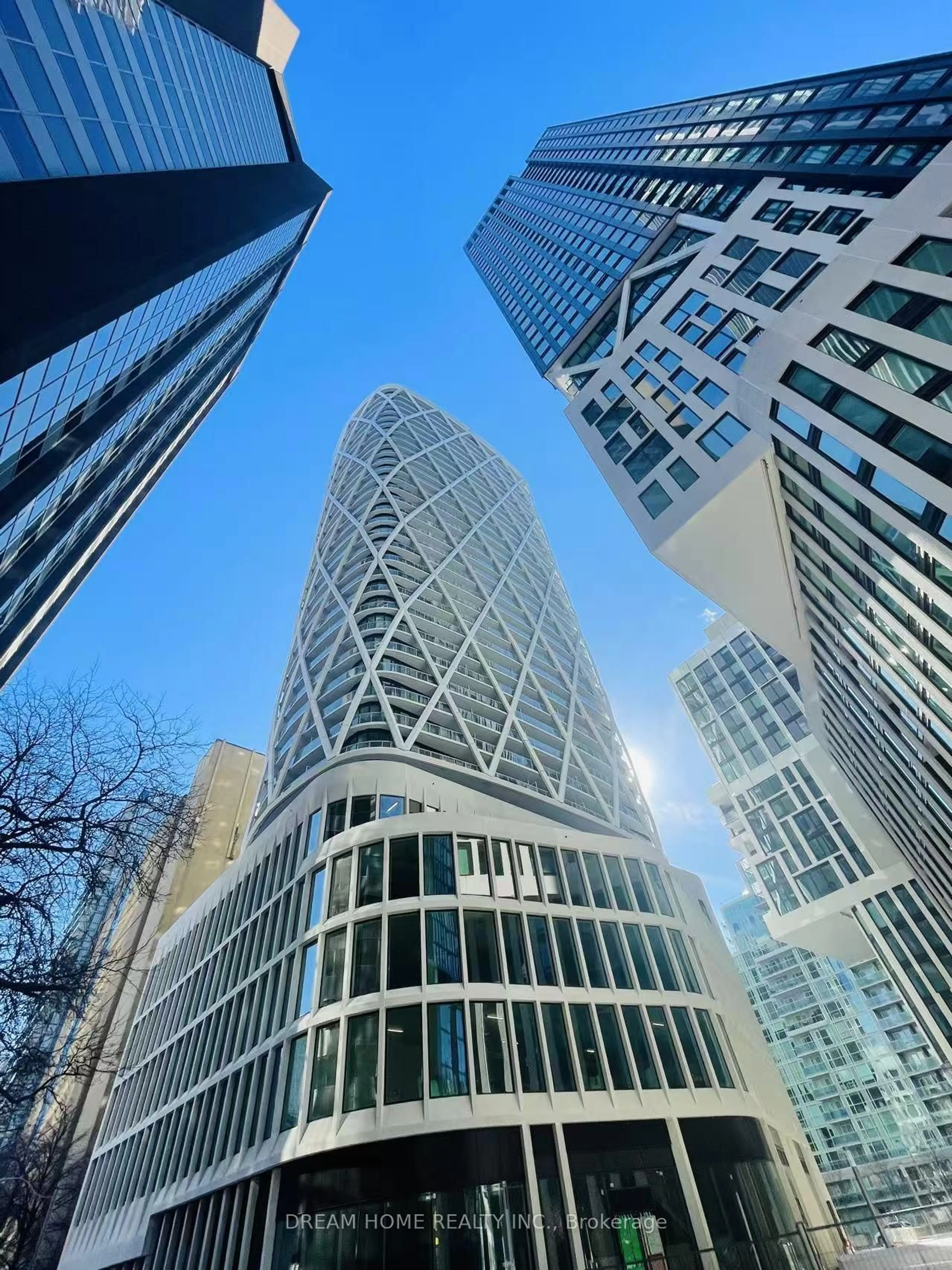 Unknown for 230 Simcoe St #2017, Toronto Ontario M5T 0G7