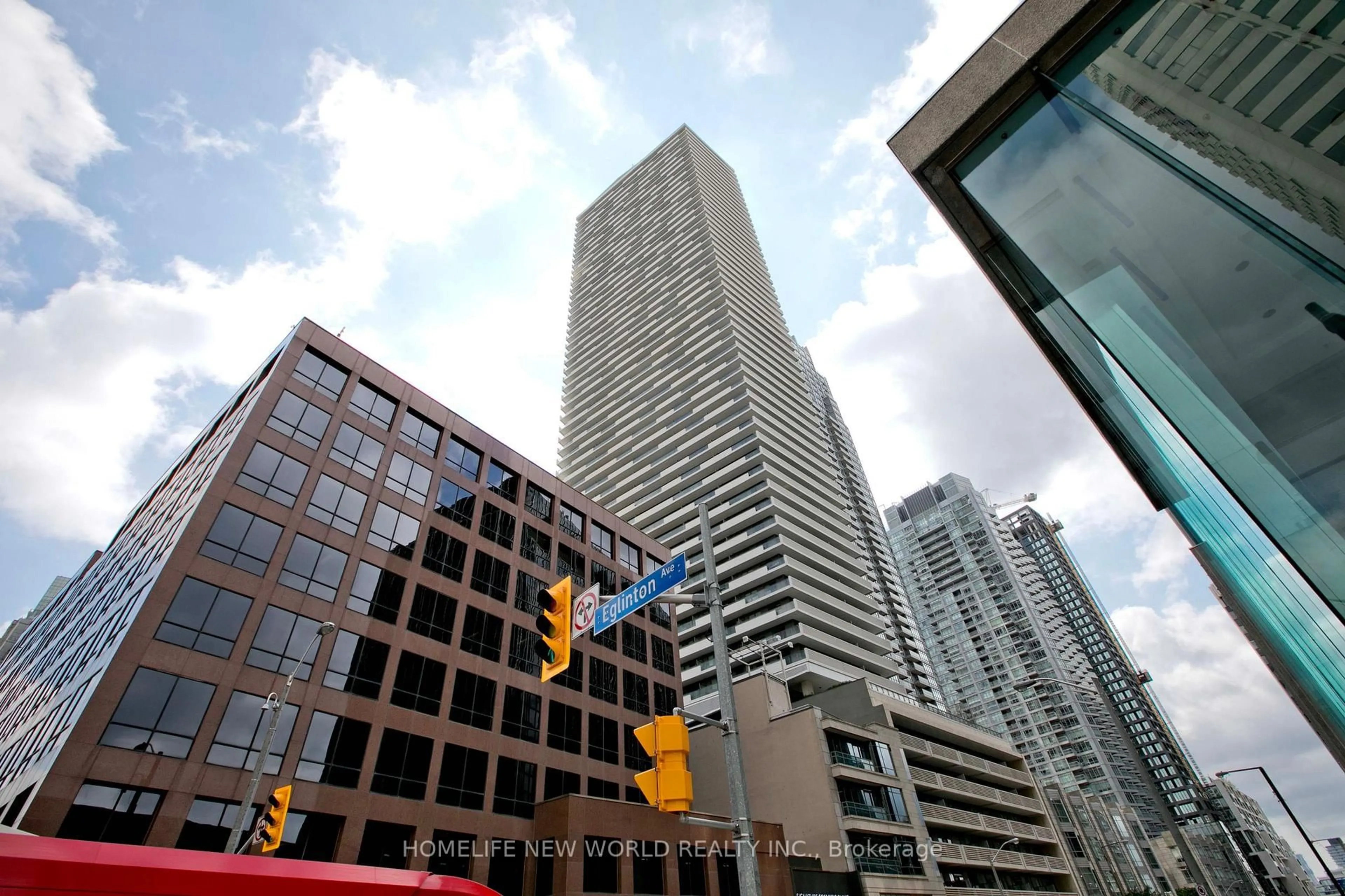 Unknown for 2221 Yonge St #1905, Toronto Ontario M4S 2B4