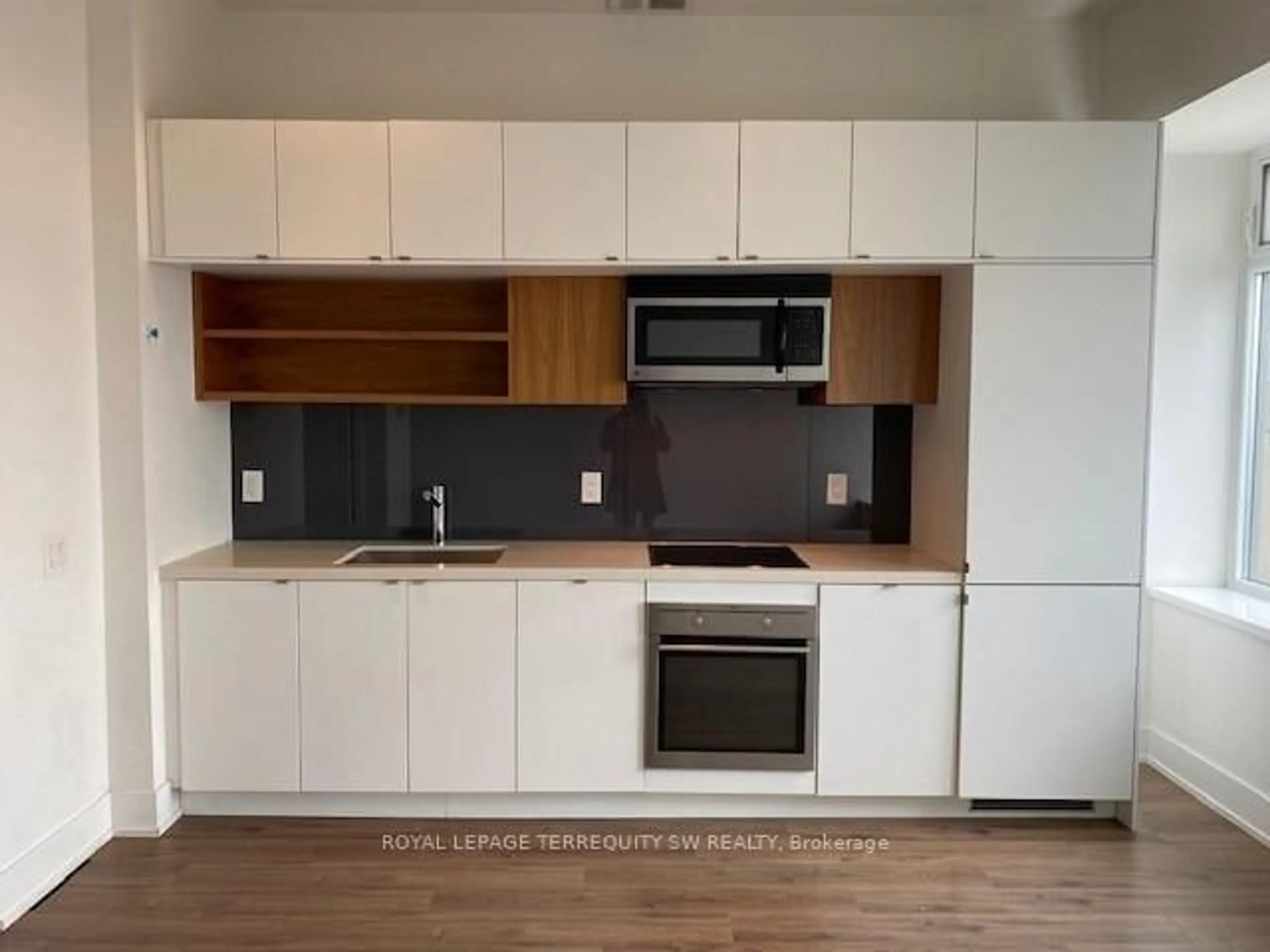 Standard kitchen, wood/laminate floor for 111 St. Clair Ave #1227, Toronto Ontario M4V 1N5