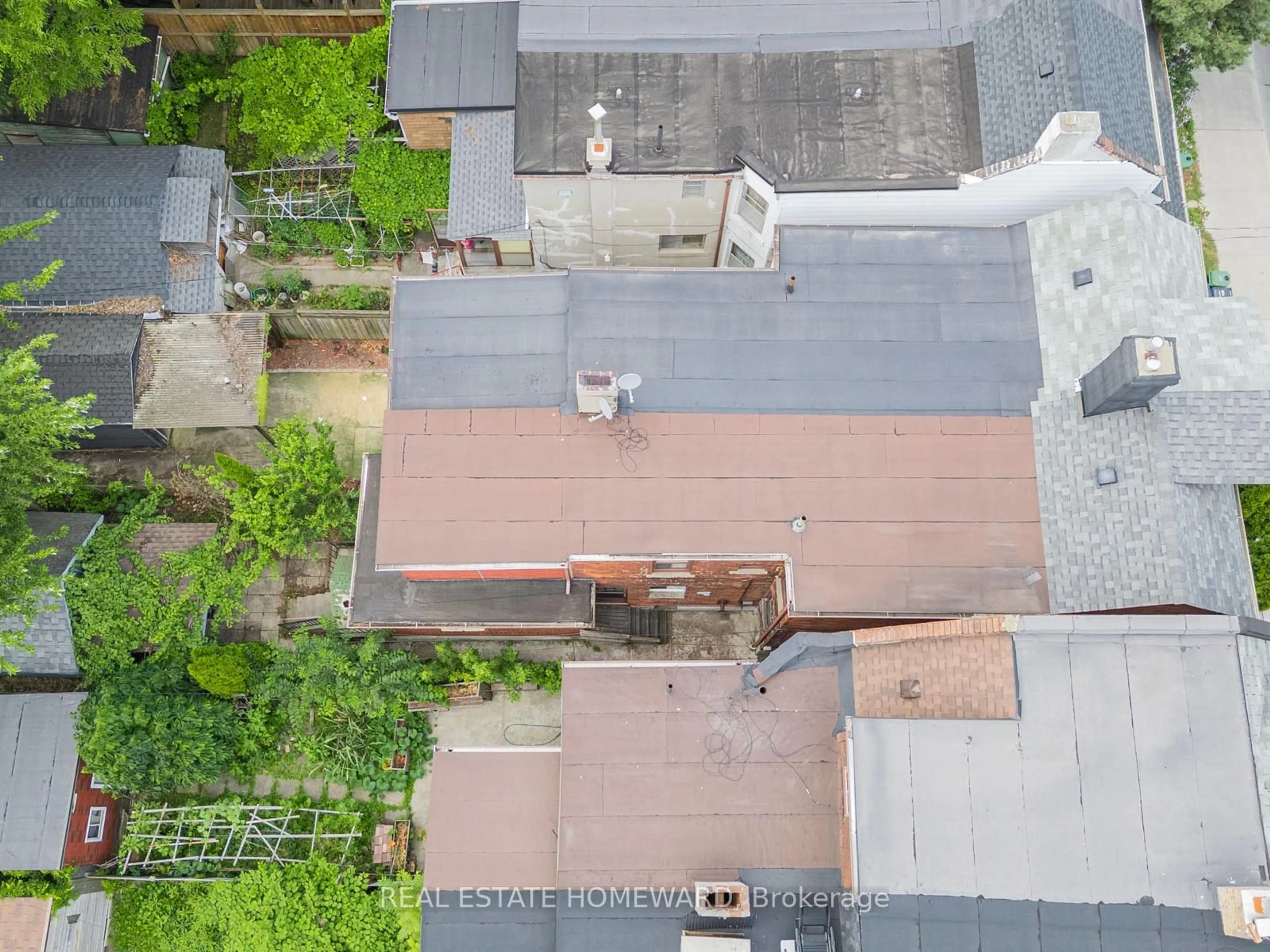 A pic from outside/outdoor area/front of a property/back of a property/a pic from drone, city buildings view from balcony for 1188 Ossington Ave, Toronto Ontario M6G 3W1