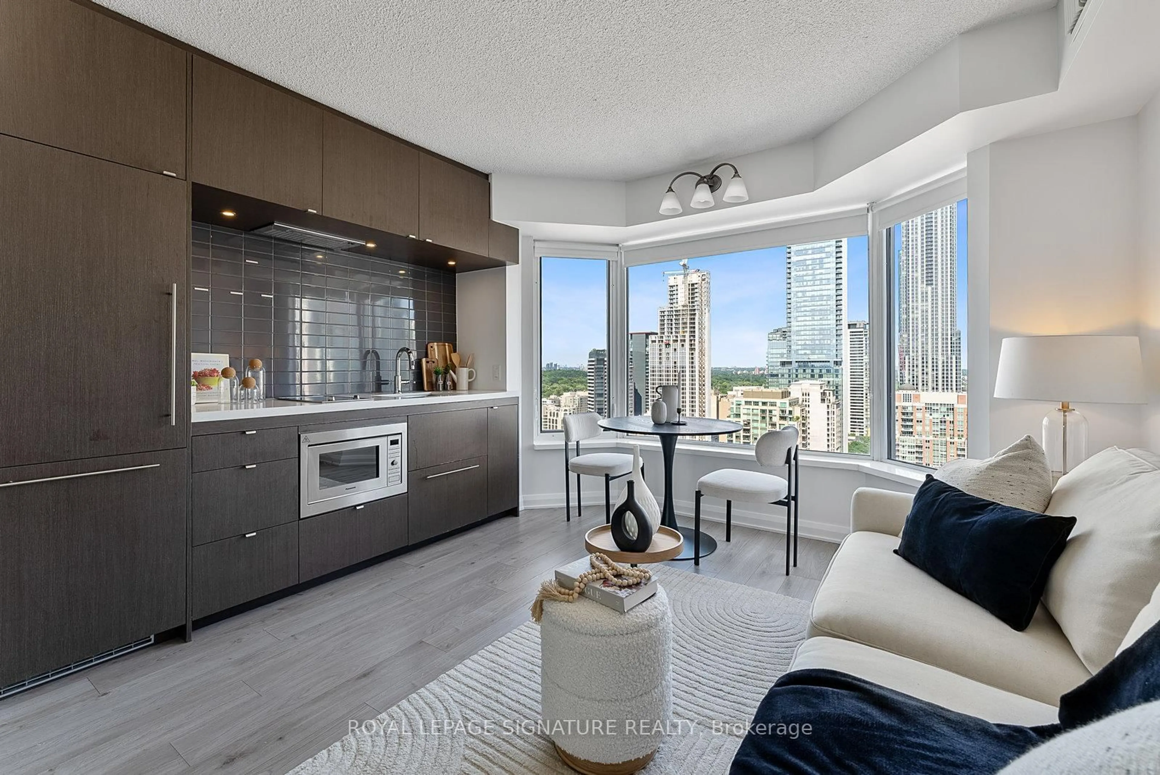 Open concept kitchen, unknown for 155 Yorkville Ave #2706, Toronto Ontario M5R 0B4