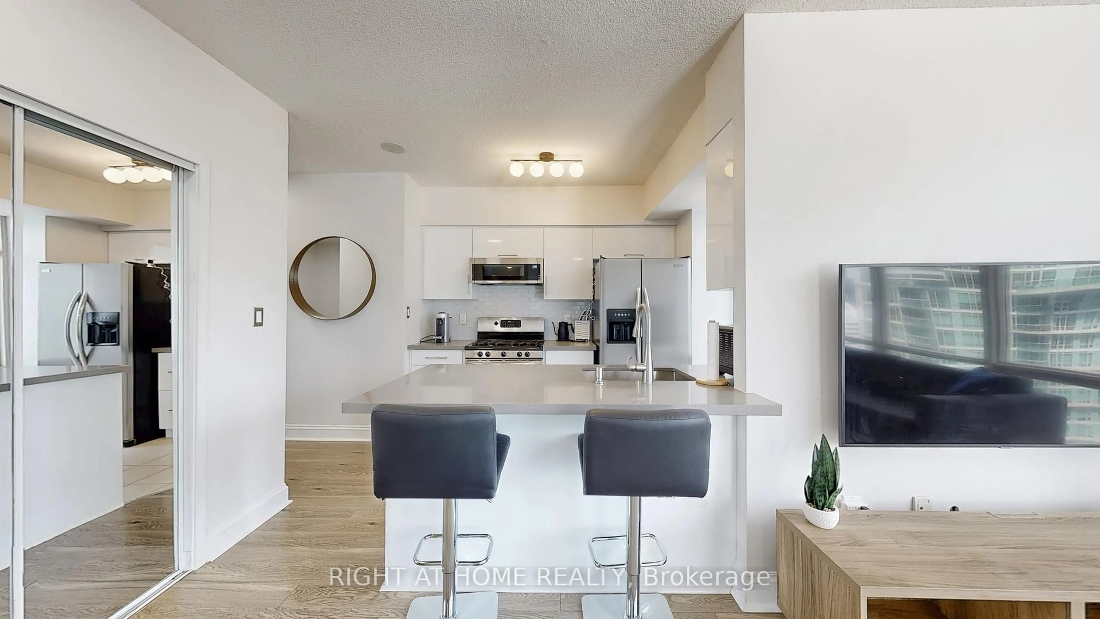 Open concept kitchen, unknown for 10 Navy Wharf Crt #3606, Toronto Ontario M5V 3V2