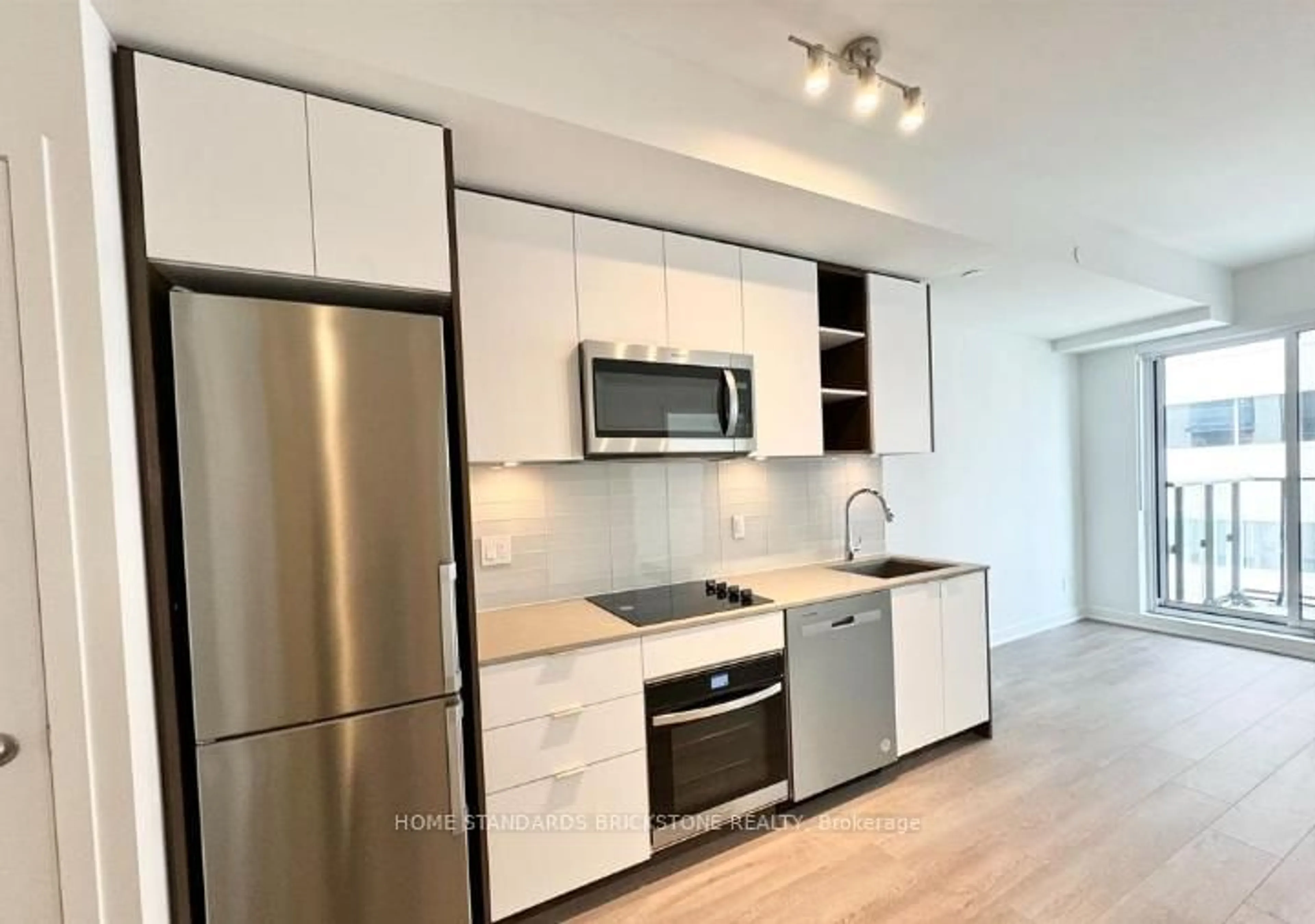 Unknown for 543 Richmond St #933, Toronto Ontario M5V 0W9