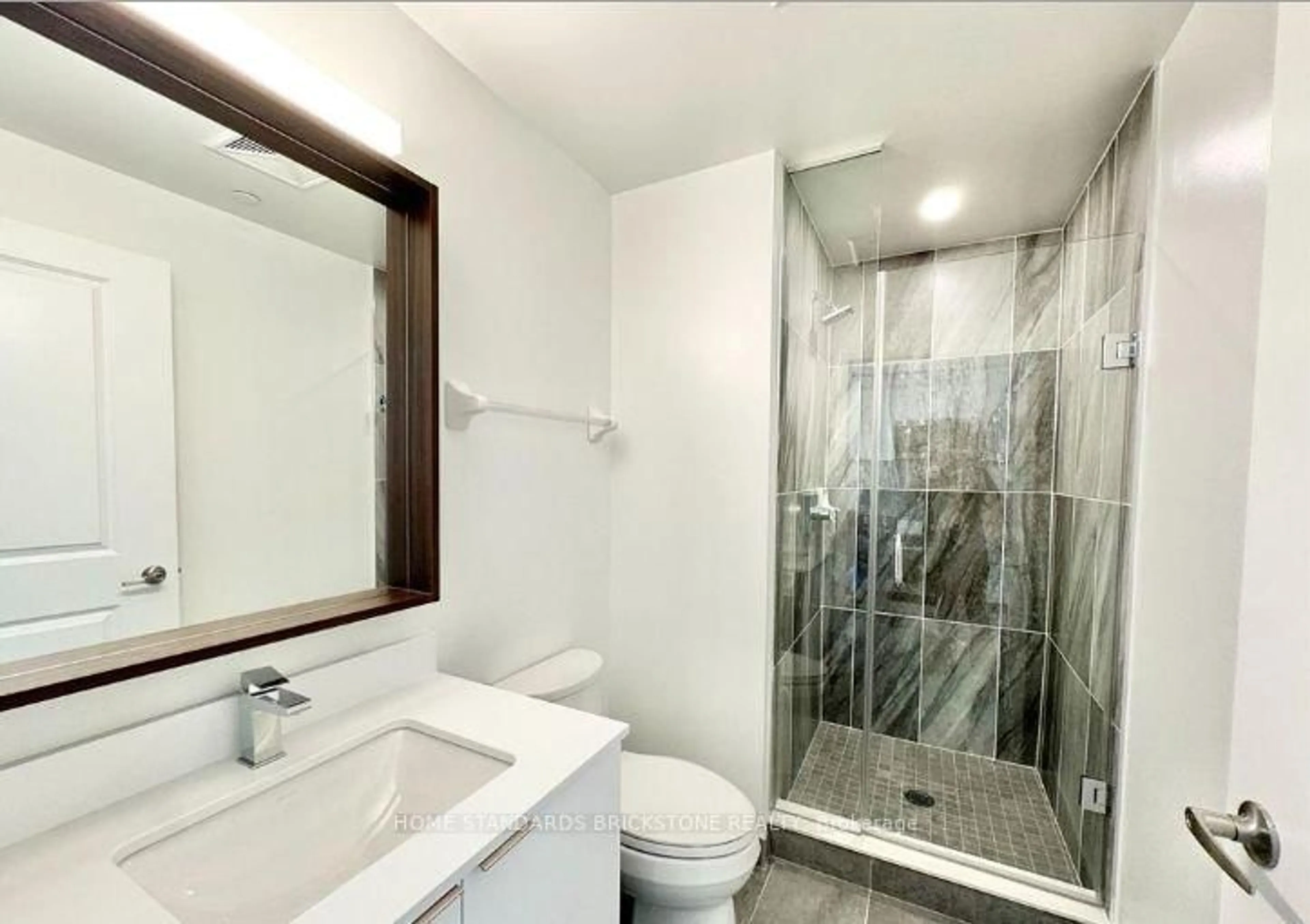 Contemporary bathroom, ceramic/tile floor for 543 Richmond St #933, Toronto Ontario M5V 0W9