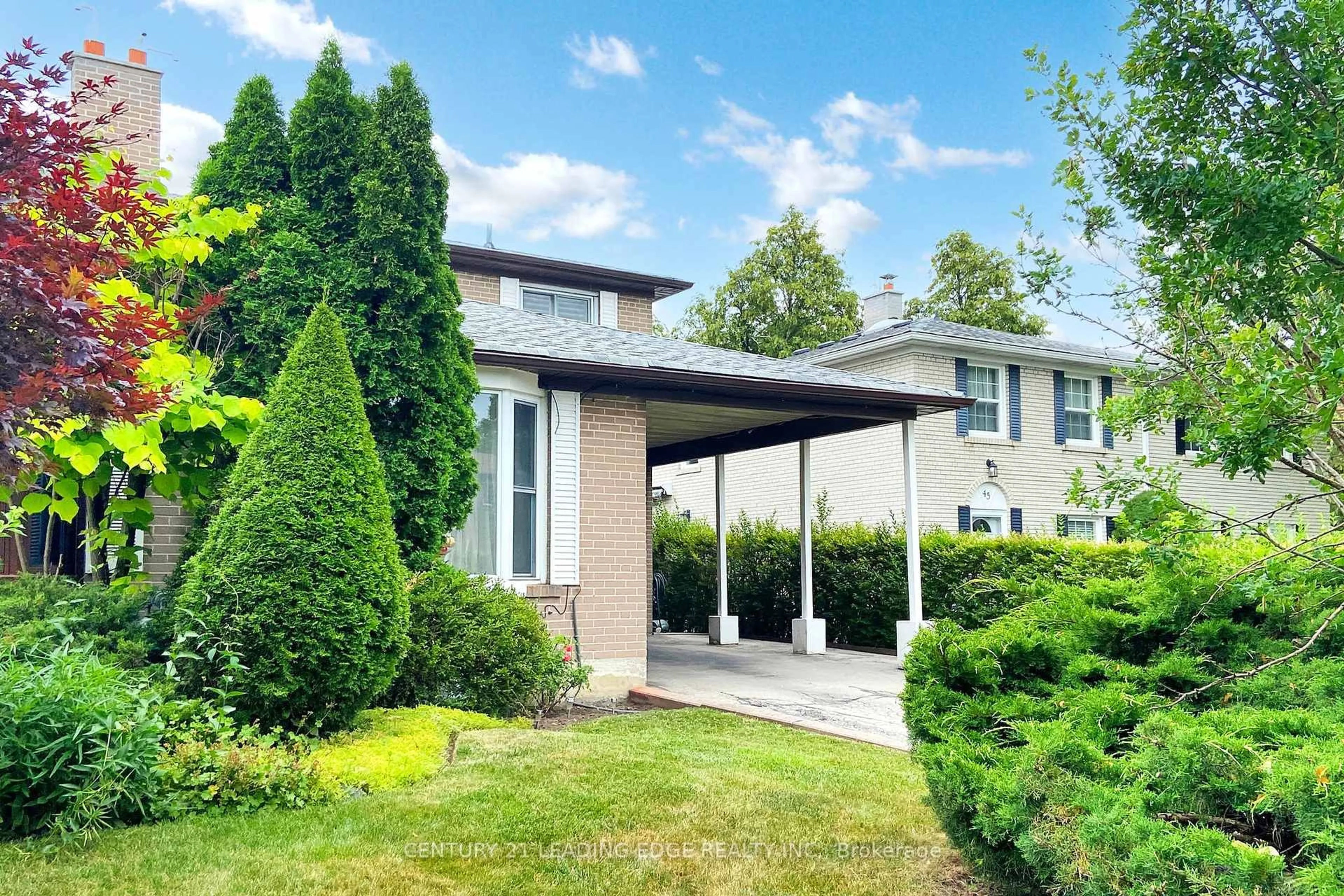 Home with vinyl exterior material, unknown for 47 Crossbow Cres, Toronto Ontario M2J 3M3