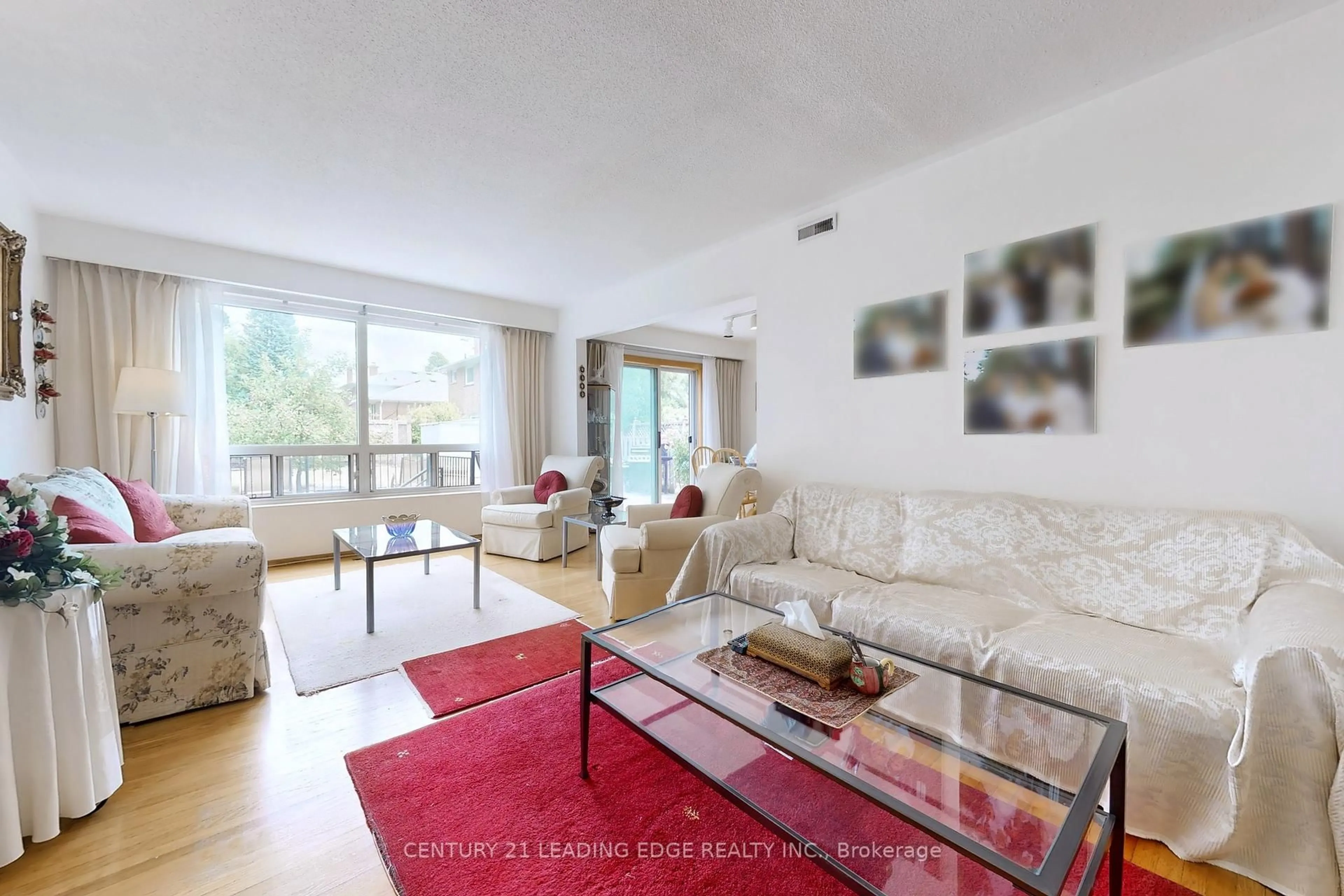Living room with furniture, unknown for 47 Crossbow Cres, Toronto Ontario M2J 3M3