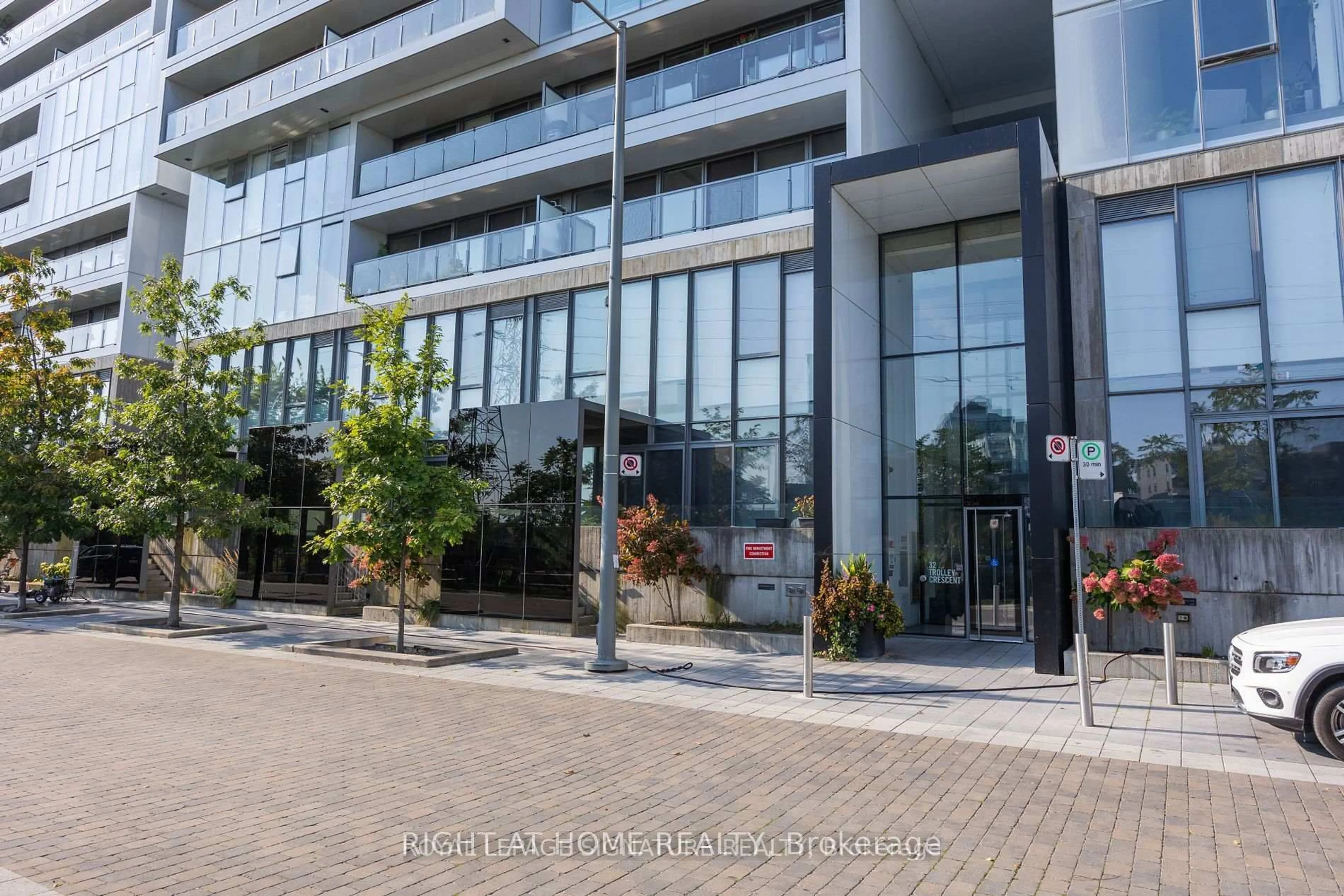 Unknown for 32 Trolley Cres #502, Toronto Ontario M5A 0E8