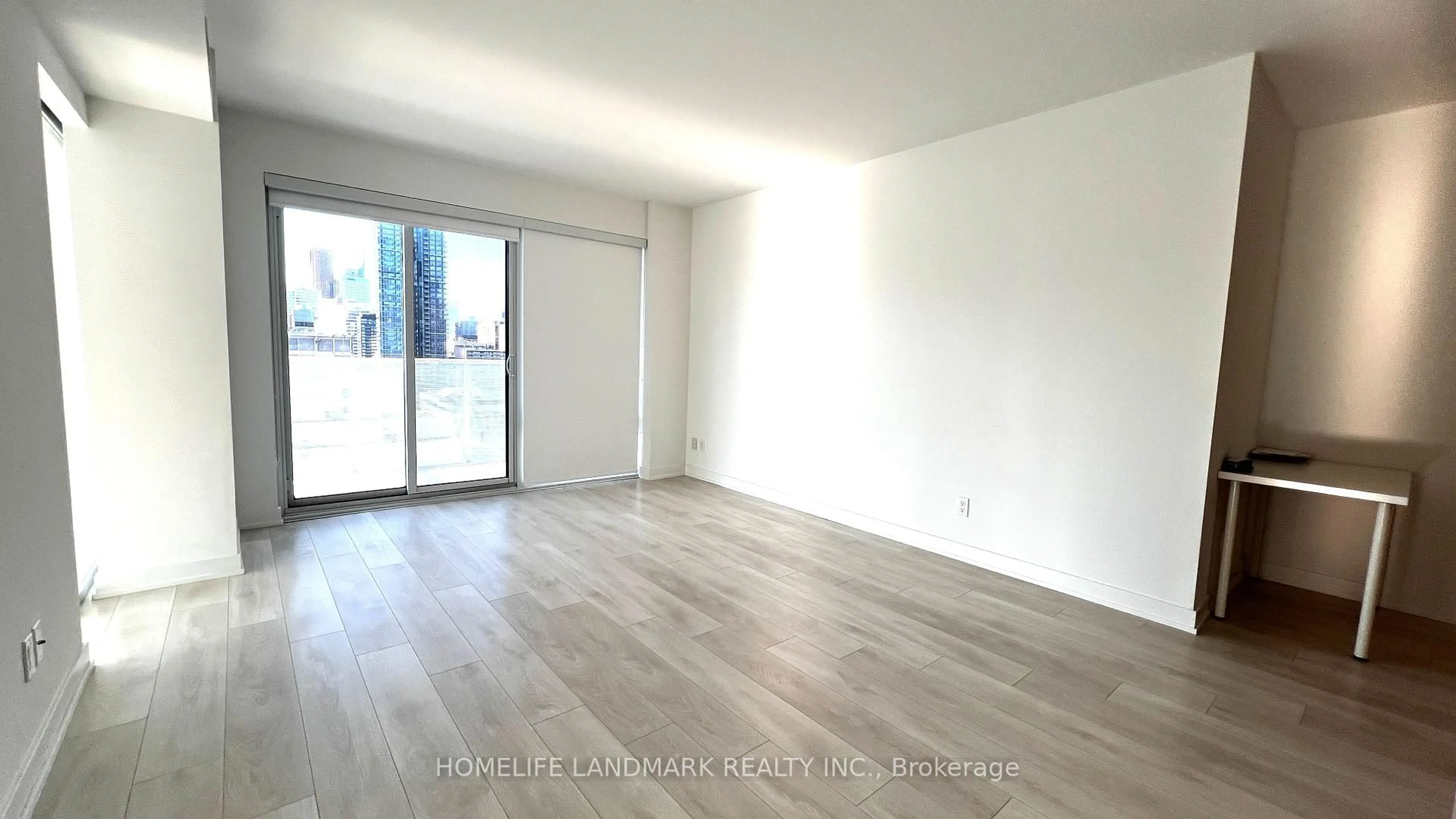 A pic of a room for 501 Yonge St #2009, Toronto Ontario M4Y 0G8