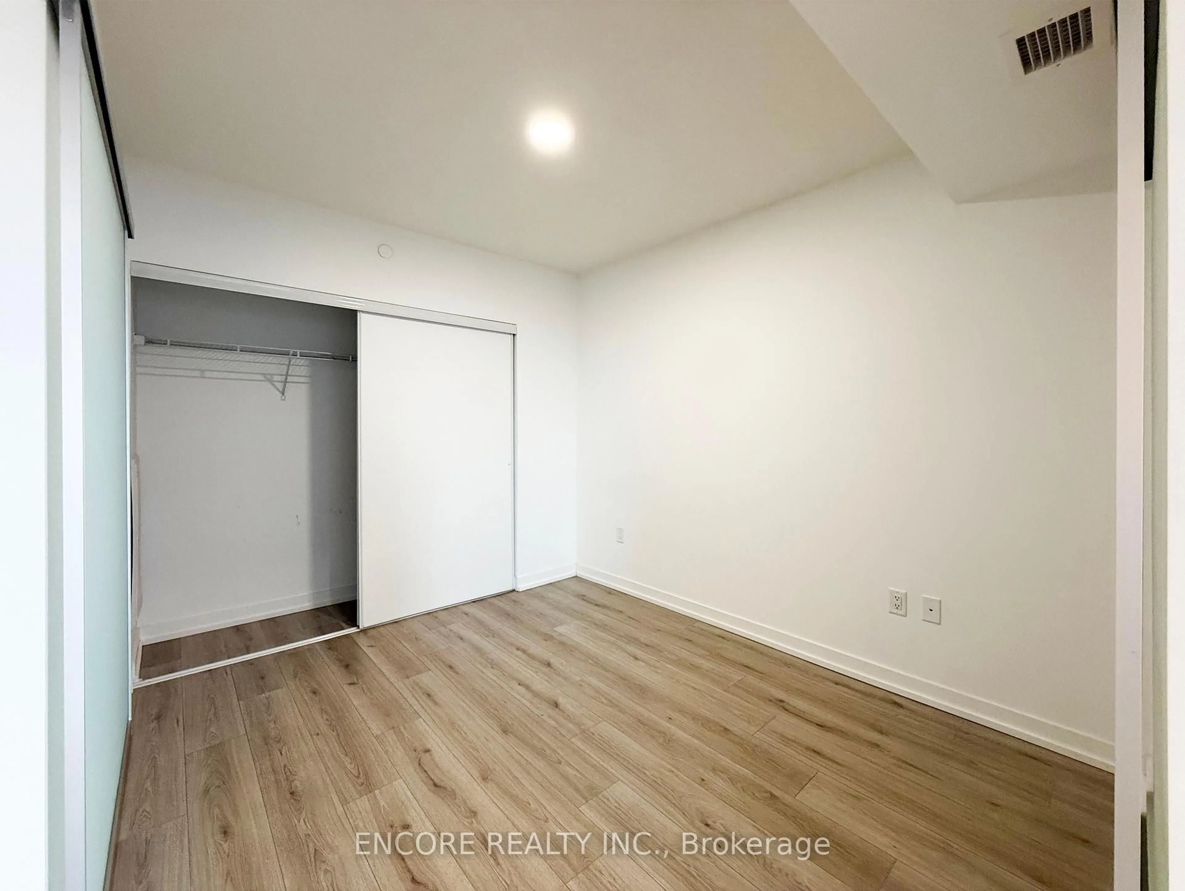 A pic of a room for 395 Bloor St #3801, Toronto Ontario M4W 3T1