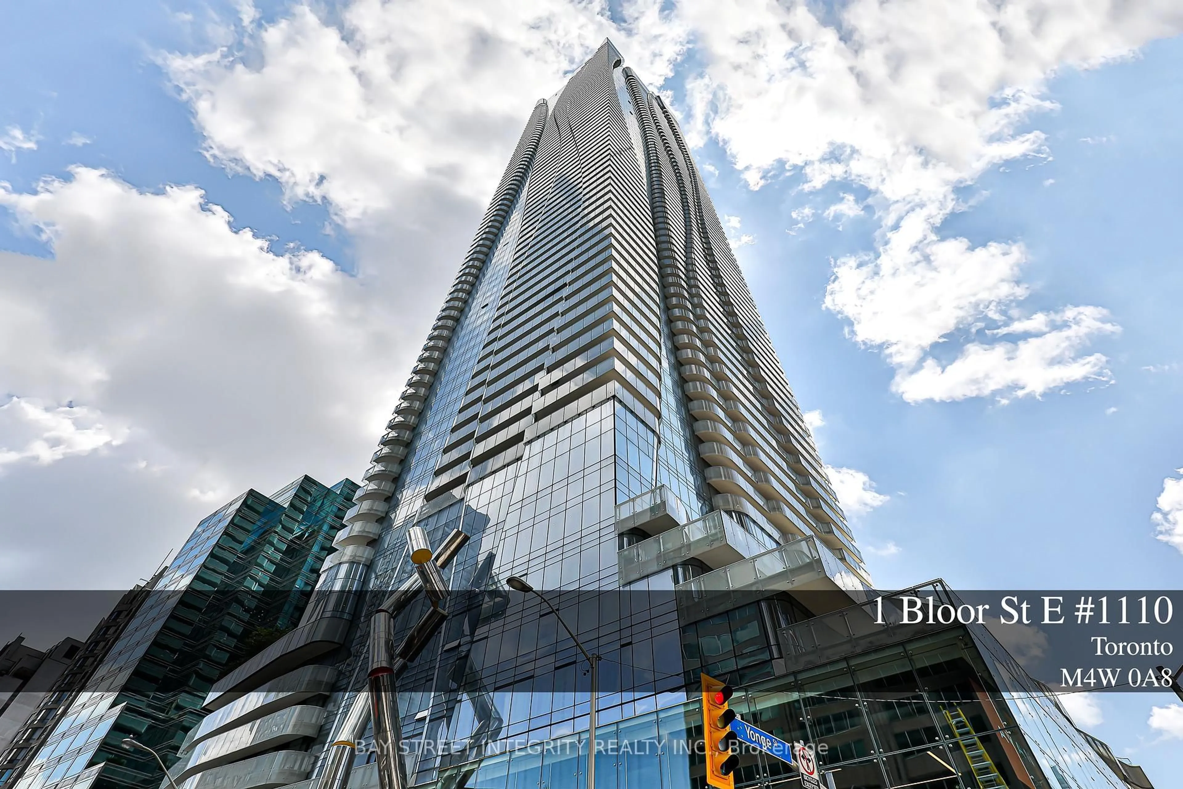 Indoor foyer for 1 Bloor St #1110, Toronto Ontario M4W 1A9