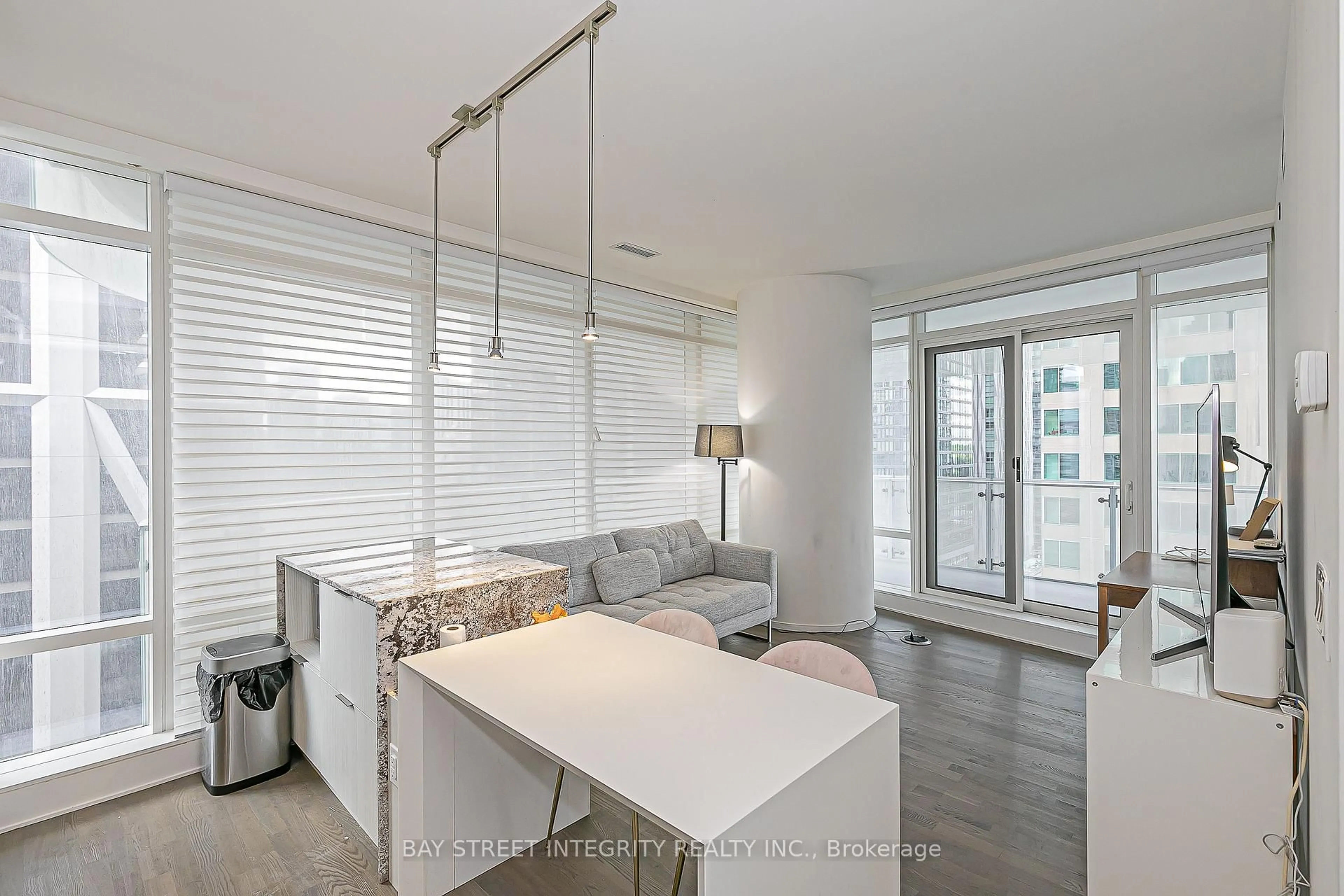 Open concept kitchen, unknown for 1 Bloor St #1110, Toronto Ontario M4W 1A9