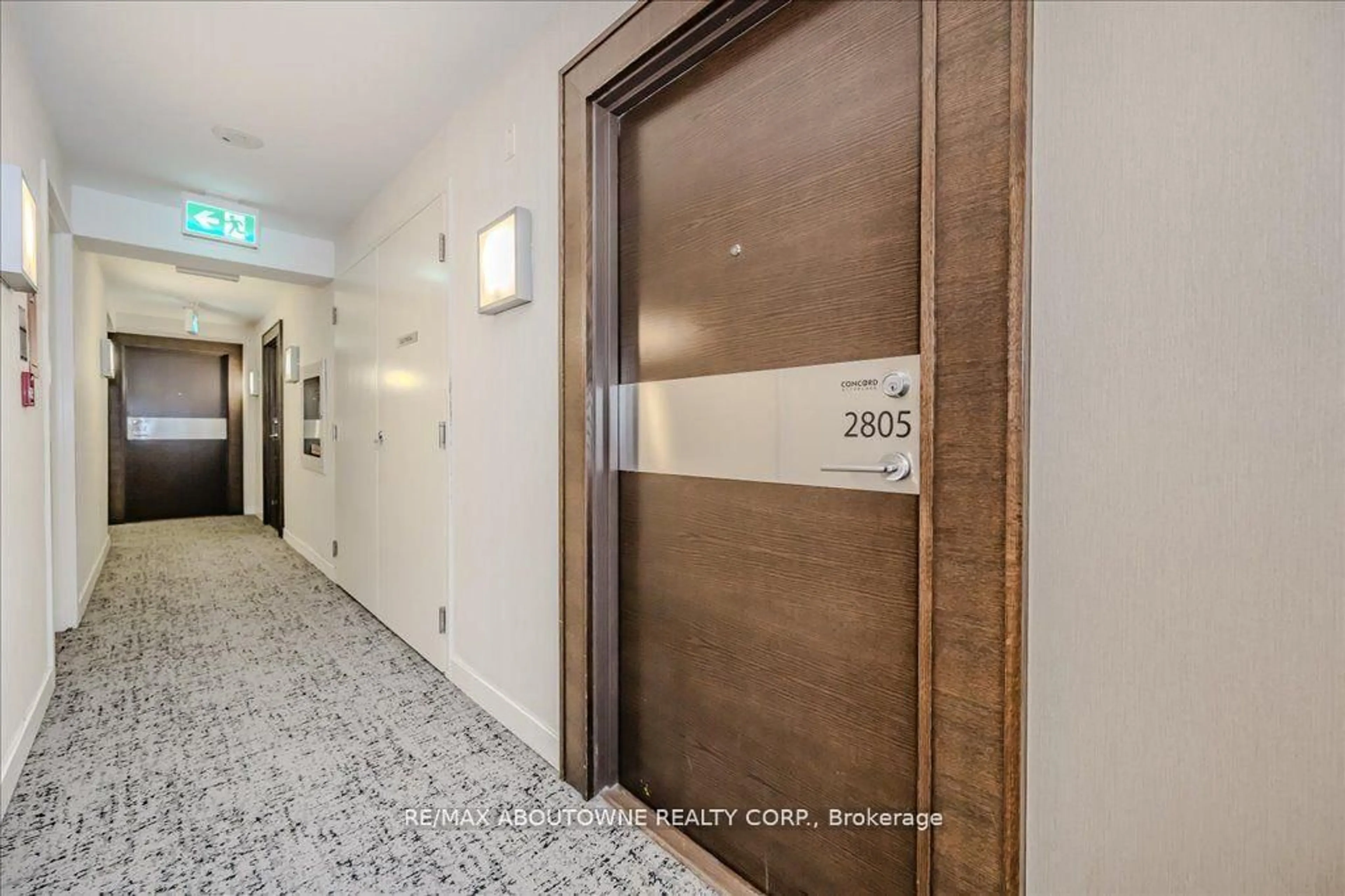 Indoor foyer for 21 Iceboat Terr #2805, Toronto Ontario M5V 4A9