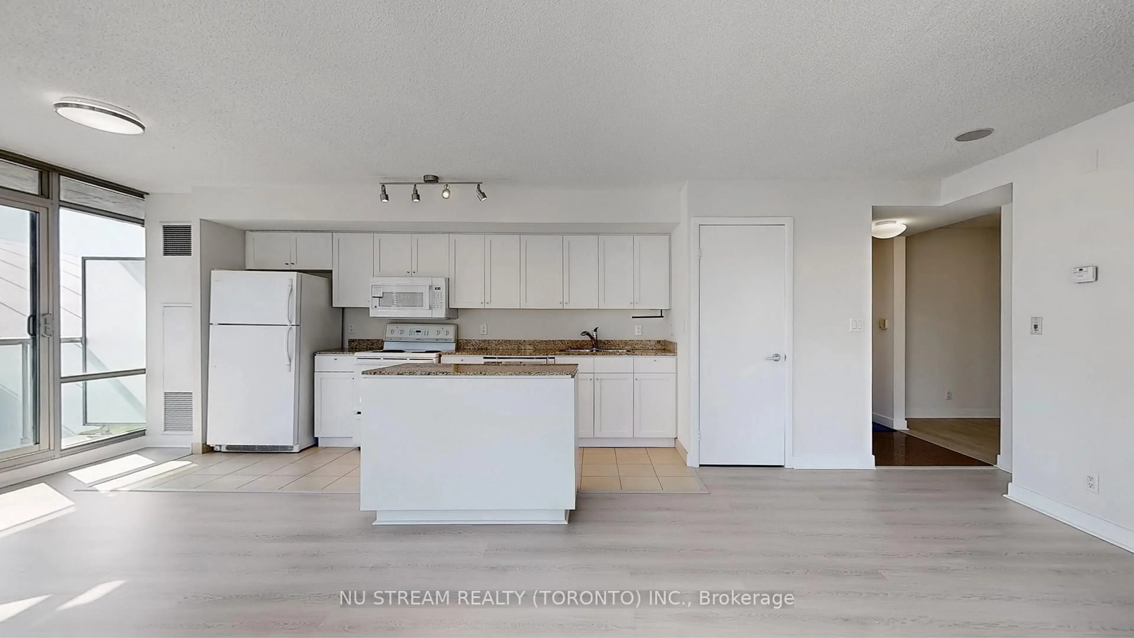 Standard kitchen, wood/laminate floor for 81 Navy Wharf Crt #2812, Toronto Ontario M5V 3S2