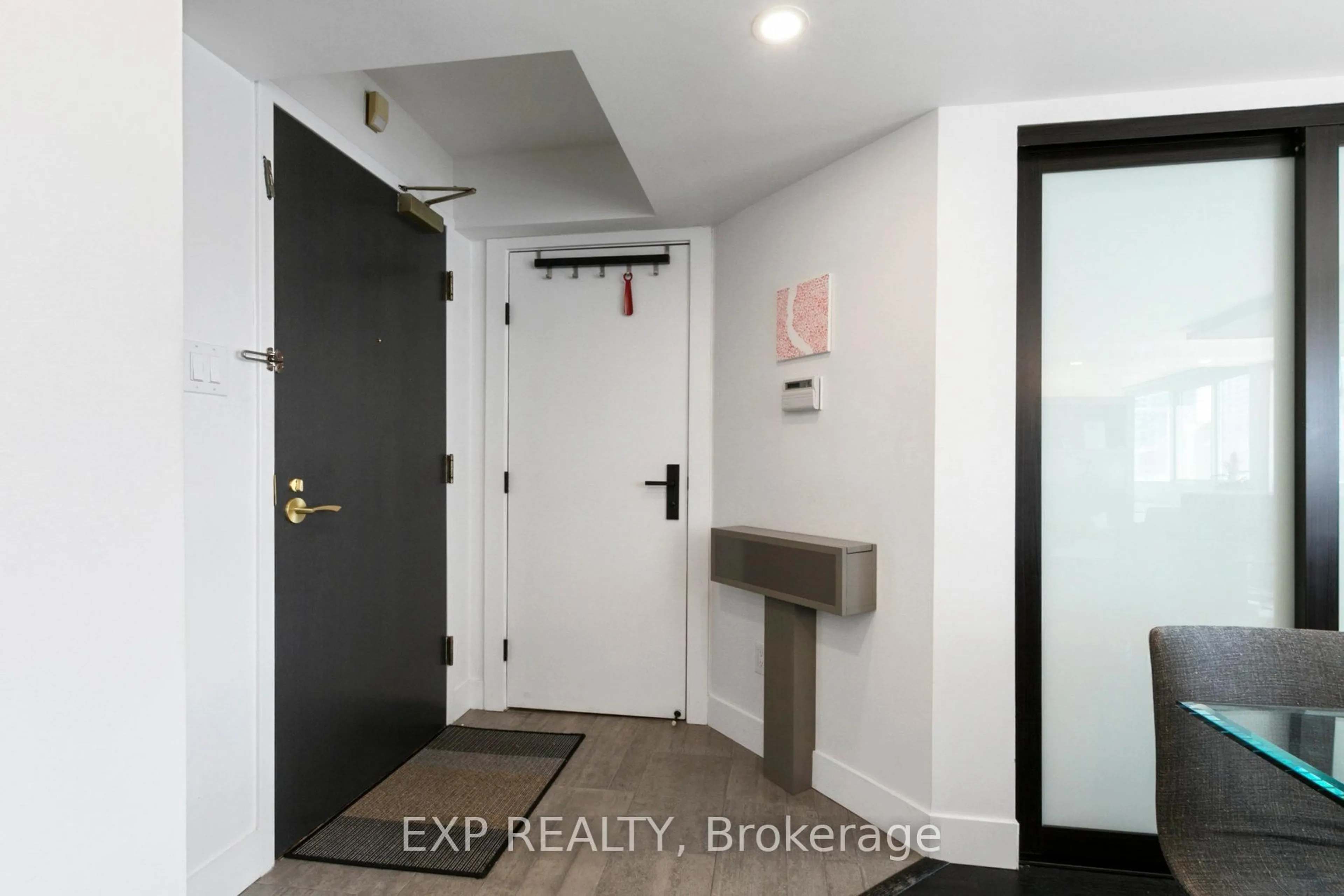 Indoor entryway for 7 Broadway Ave #701, Toronto Ontario M4P 3C5