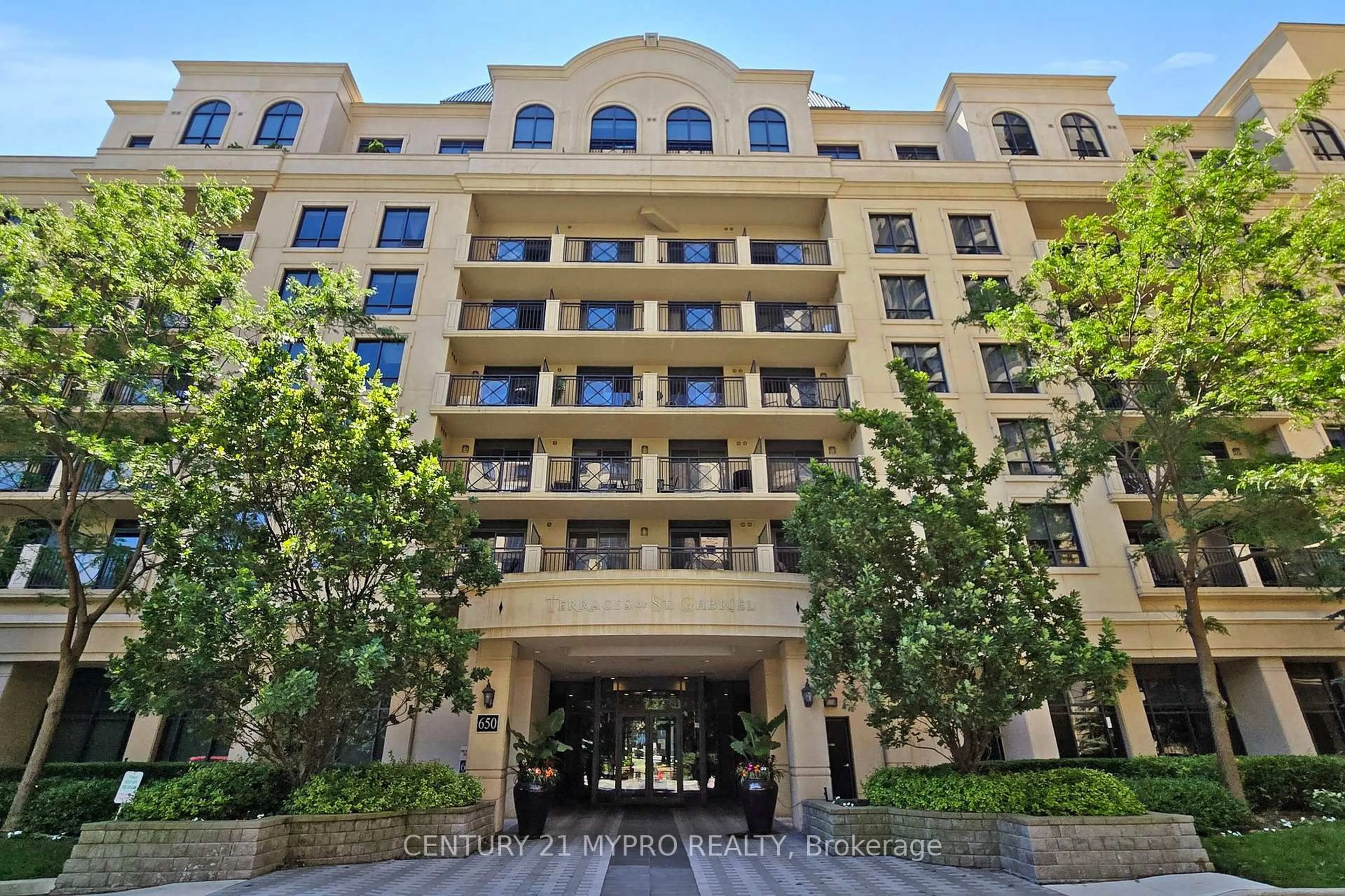 Indoor foyer for 650 Sheppard Ave #411, Toronto Ontario M2K 3E4