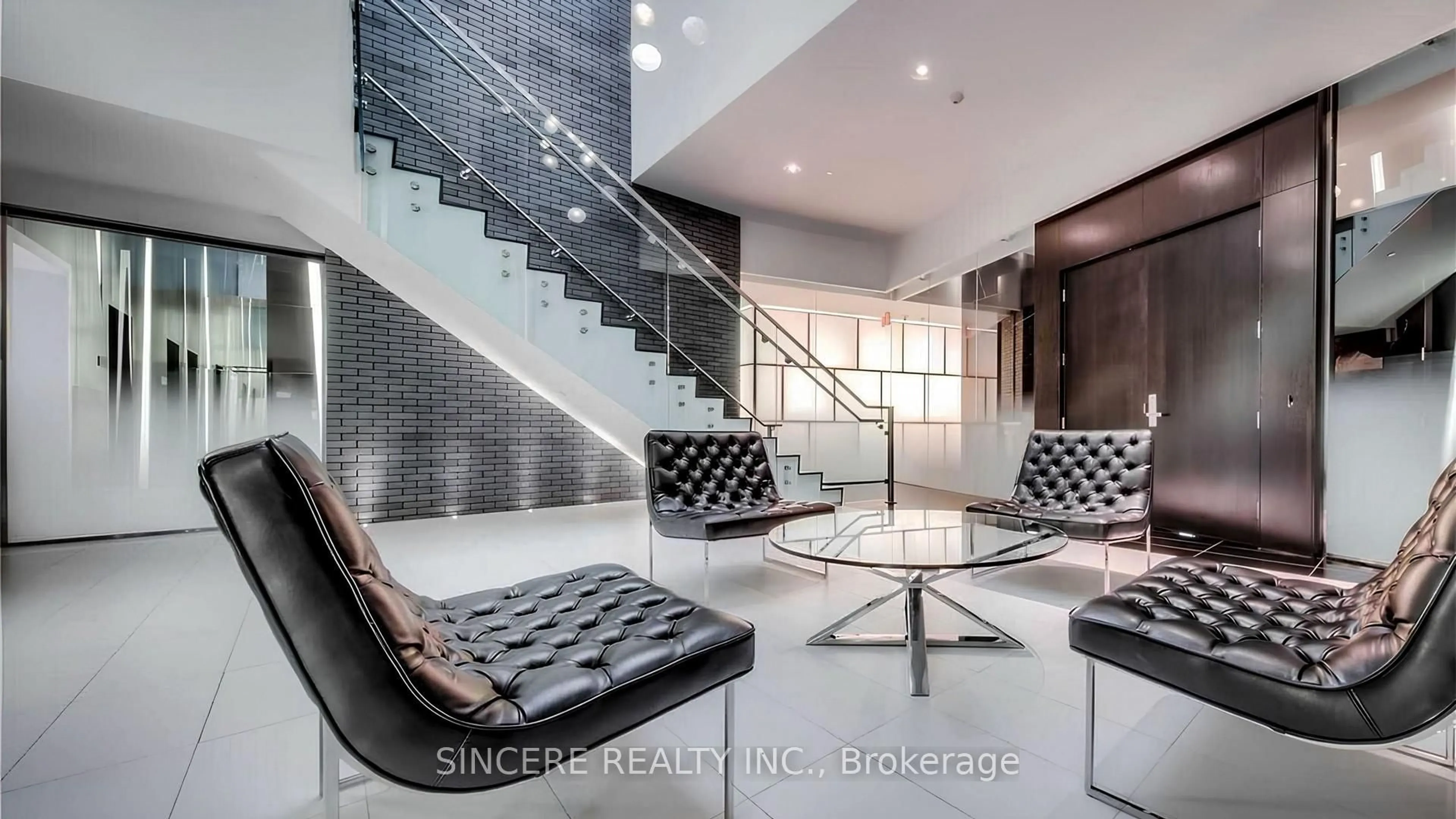 Unknown for 125 Peter St #1811, Toronto Ontario M5V 0M2