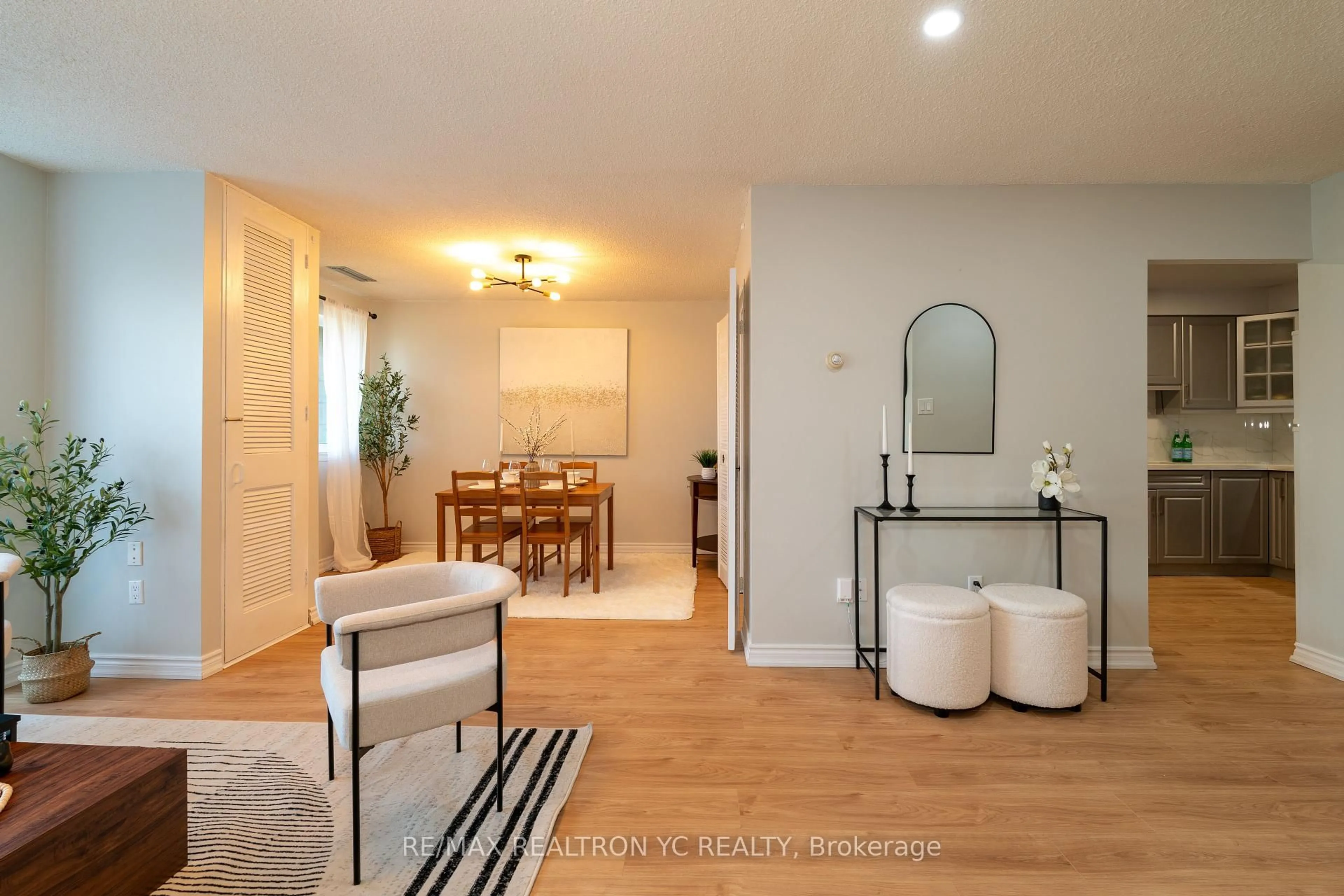 Unknown for 4005 Don Mills Rd #312, Toronto Ontario M2H 3J9