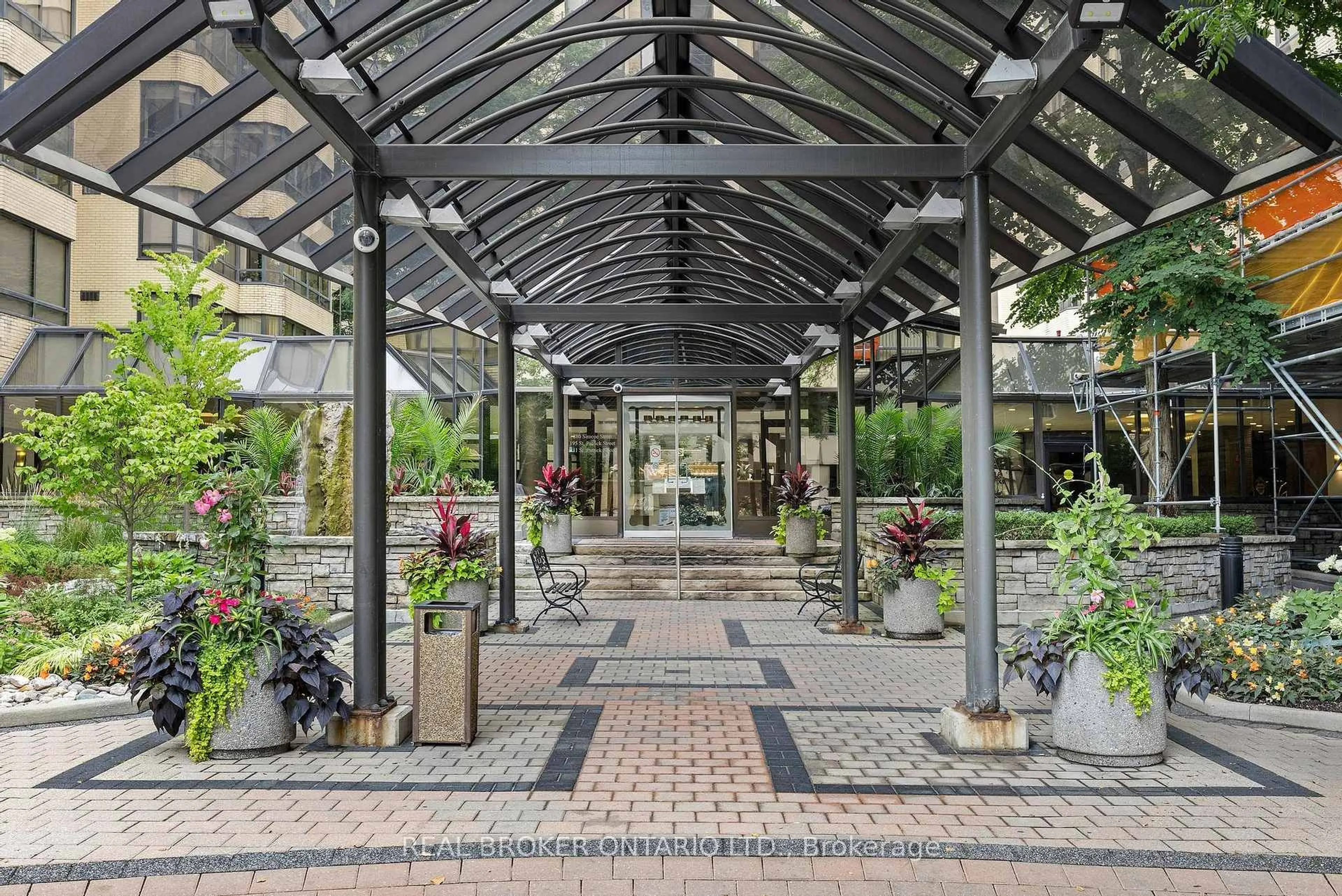 Lobby for 280 Simcoe St #206A, Toronto Ontario M5T 2Y5