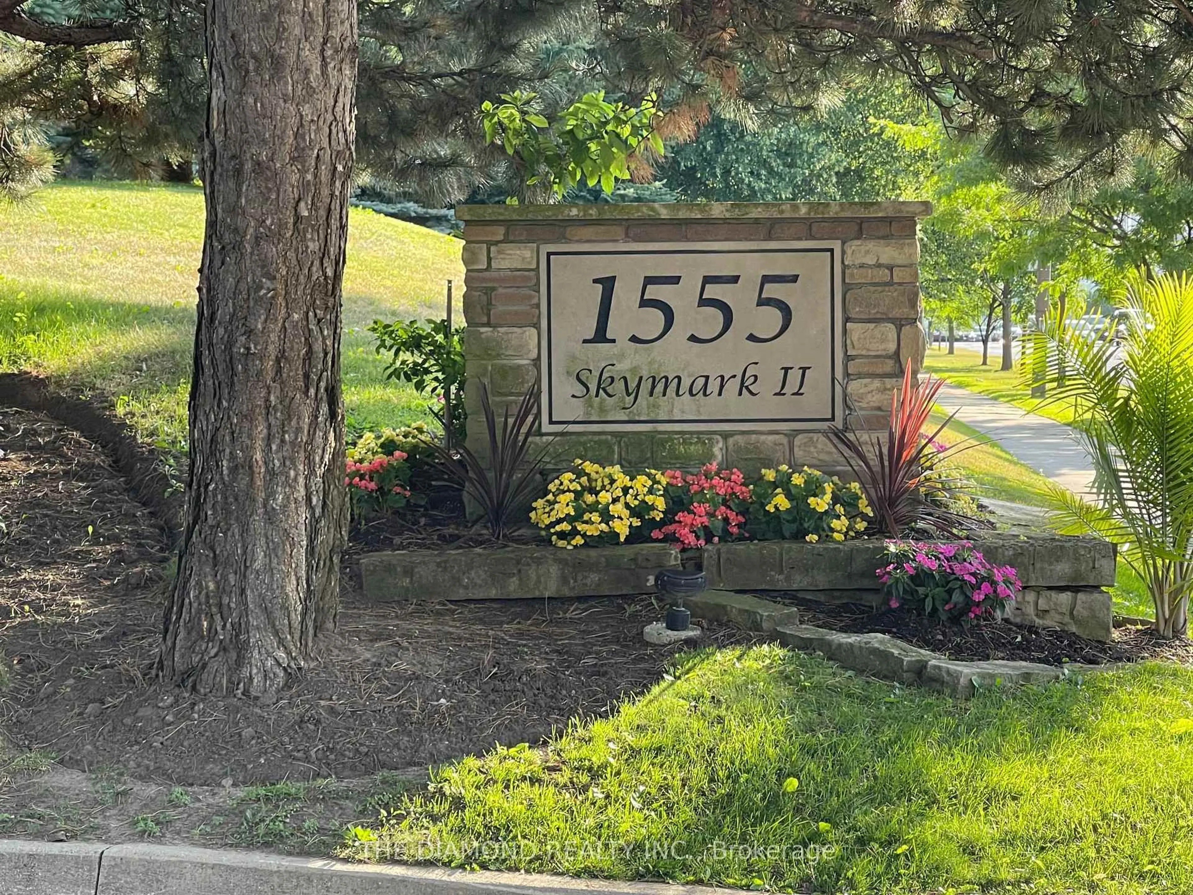 Indoor entryway for 1555 Finch Ave #2207, Toronto Ontario M2J 4X9