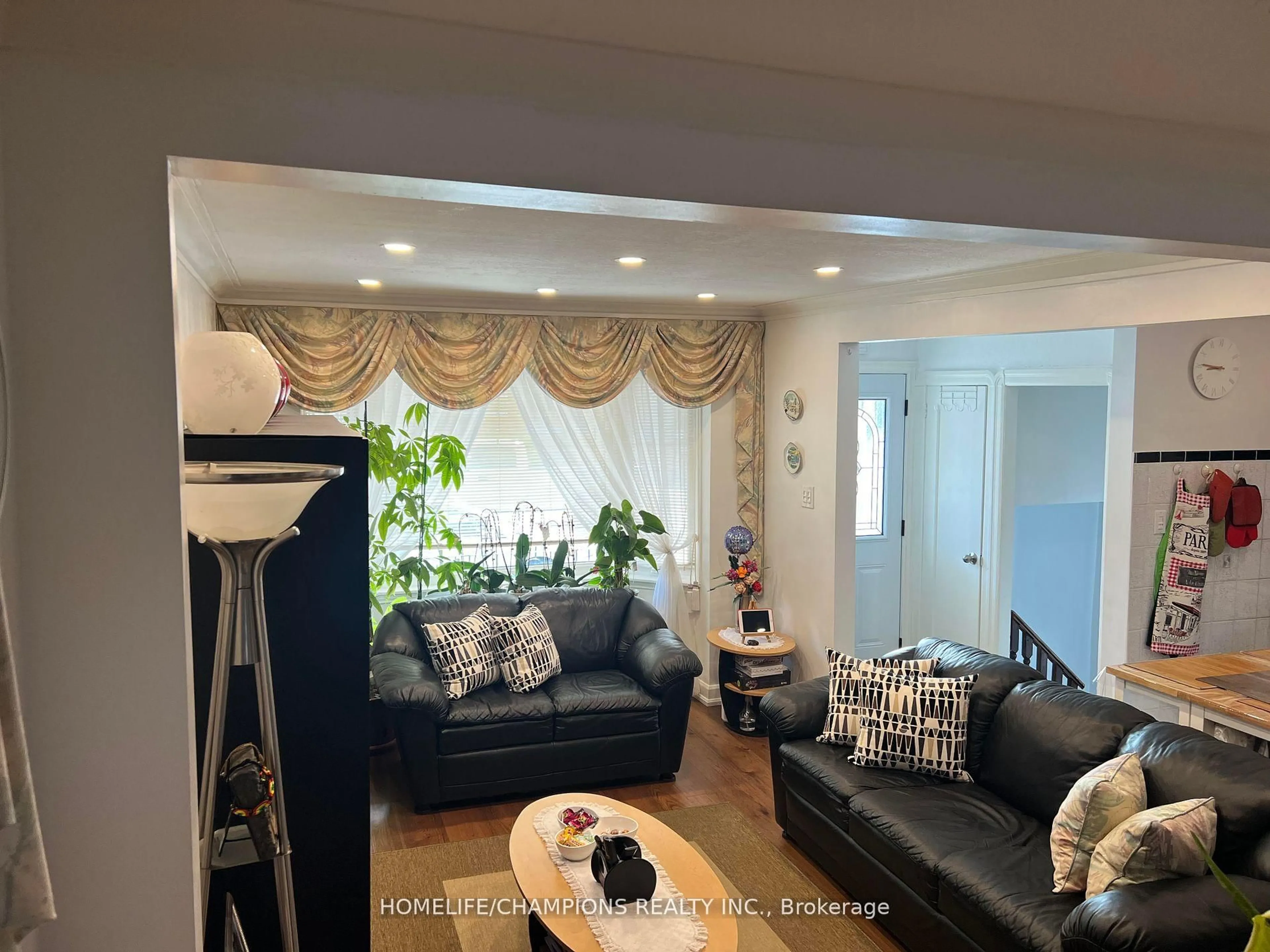 Living room with furniture, unknown for 436 Oakwood Ave, Toronto Ontario M6E 2W5