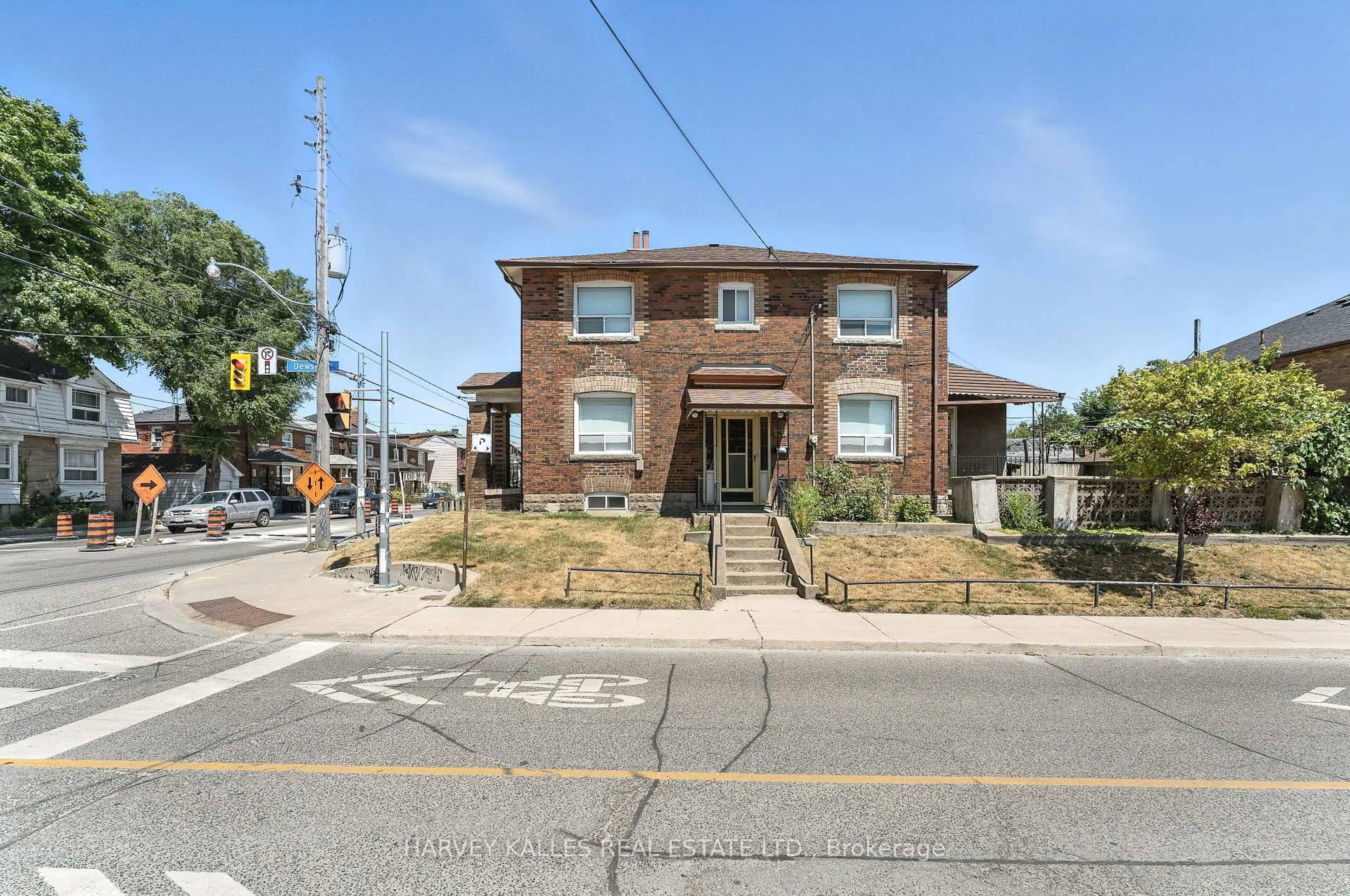 Home with brick exterior material, street for 547 Ossington Ave, Toronto Ontario M6G 3T4